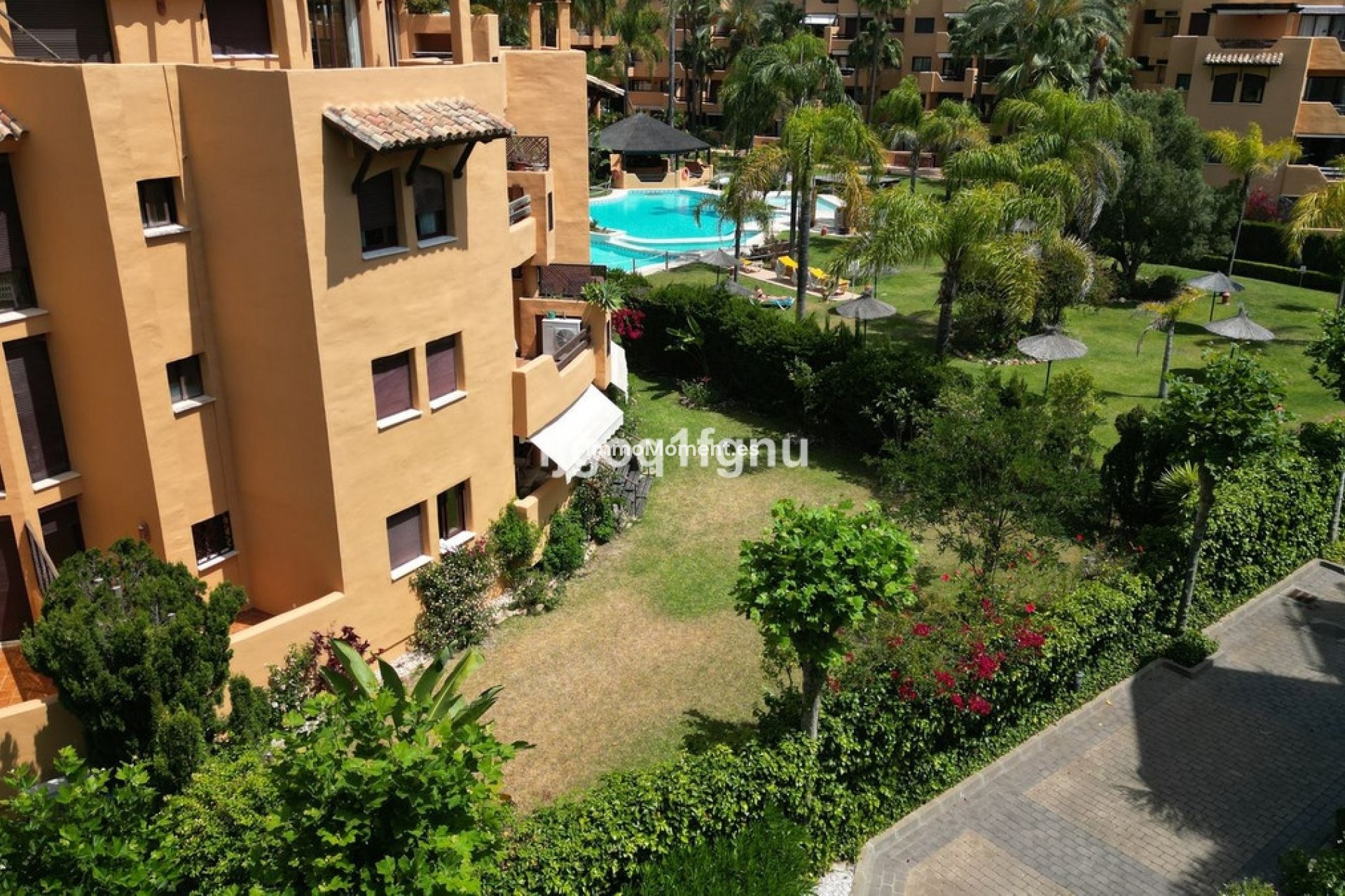 Resale - Apartment - Estepona - Costalita
