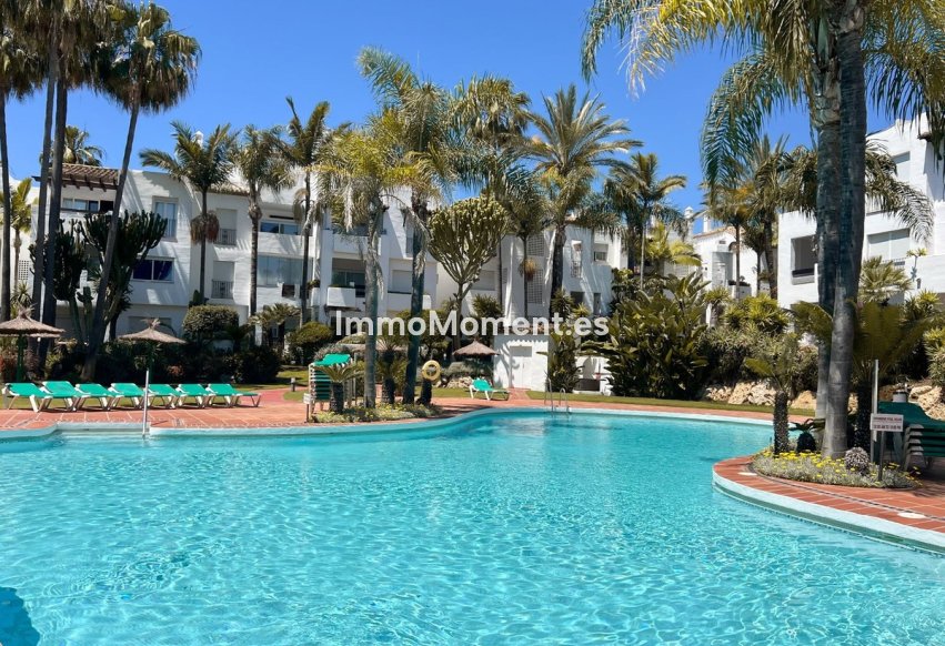 Resale - Apartment - Estepona - Costalita