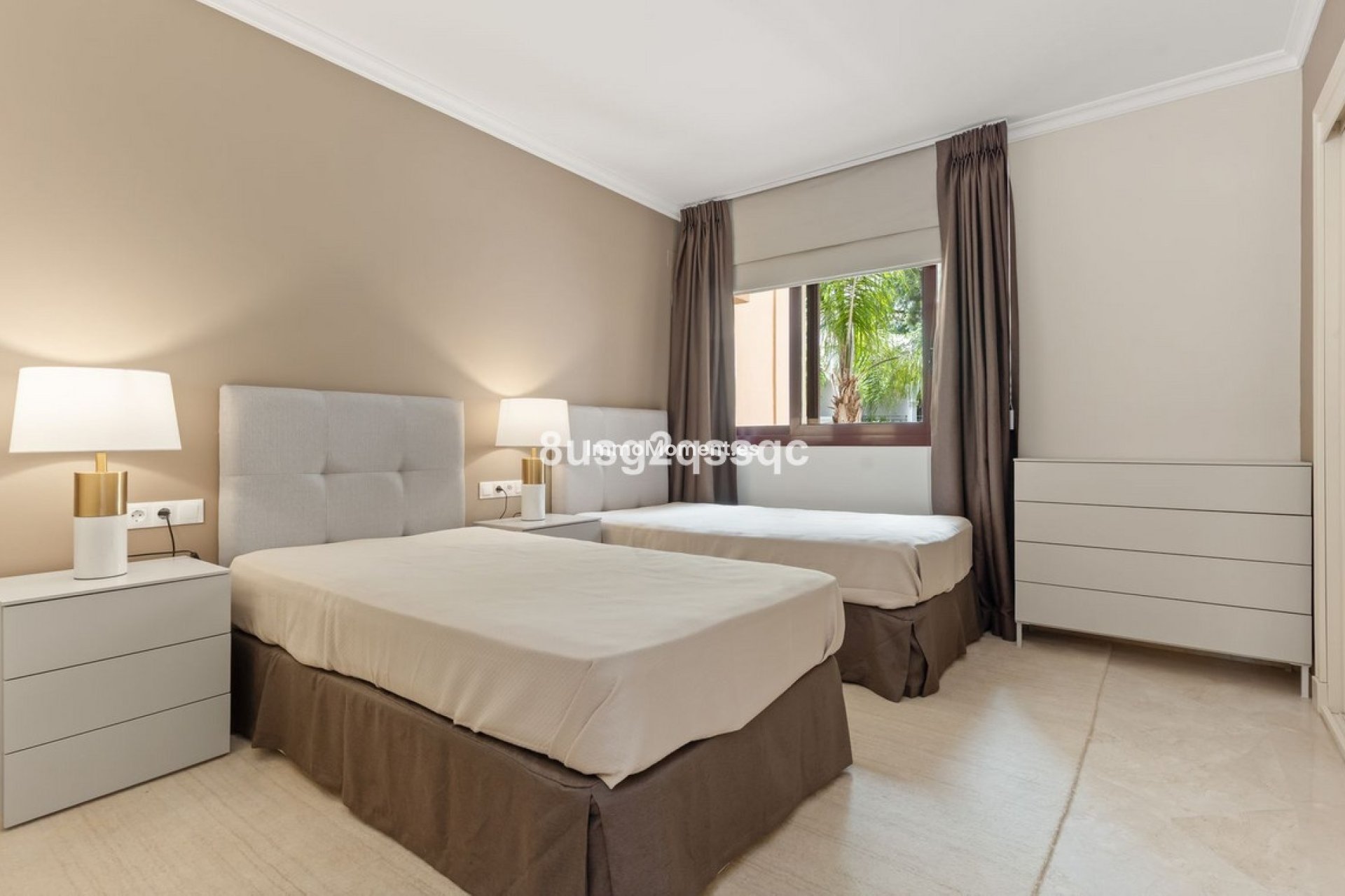 Resale - Apartment - Estepona - Costalita