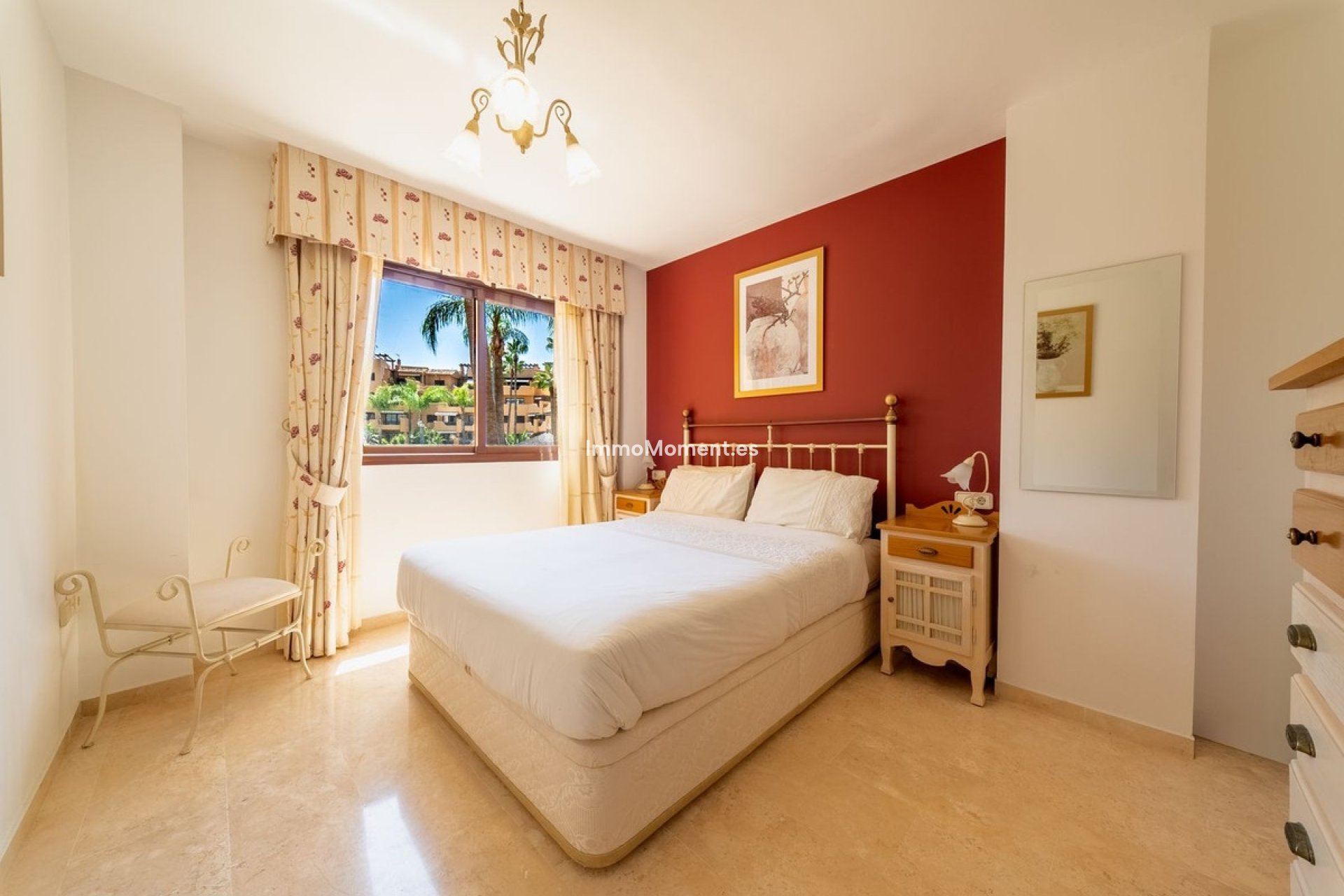 Resale - Apartment - Estepona - Costalita