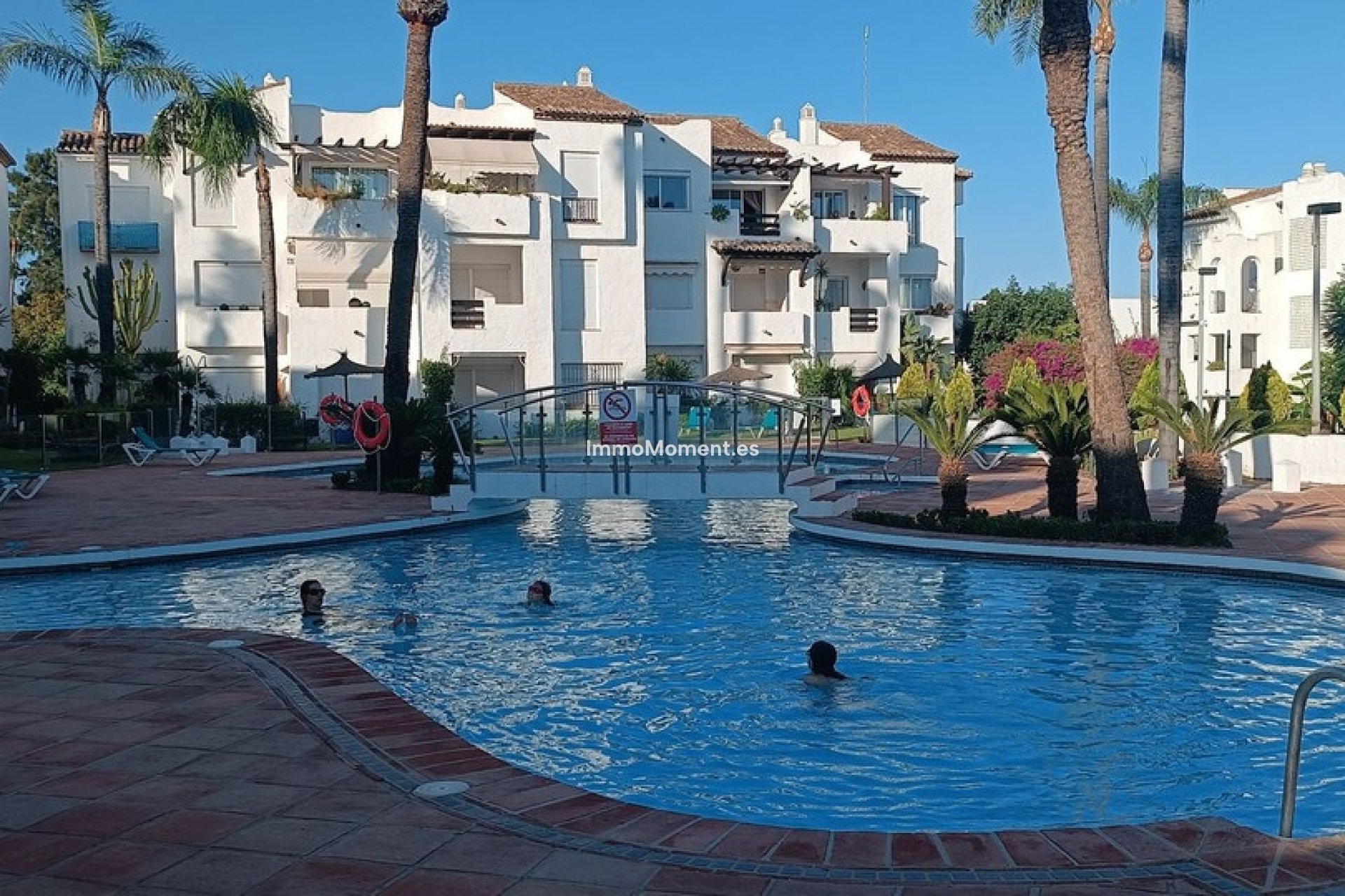 Resale - Apartment - Estepona - Costalita