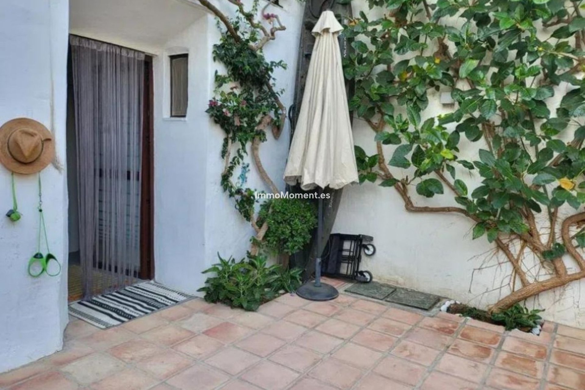 Resale - Apartment - Estepona - Costalita