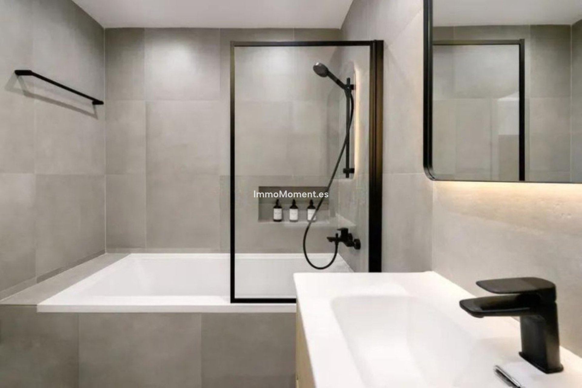Resale - Apartment - Estepona - Diana Park