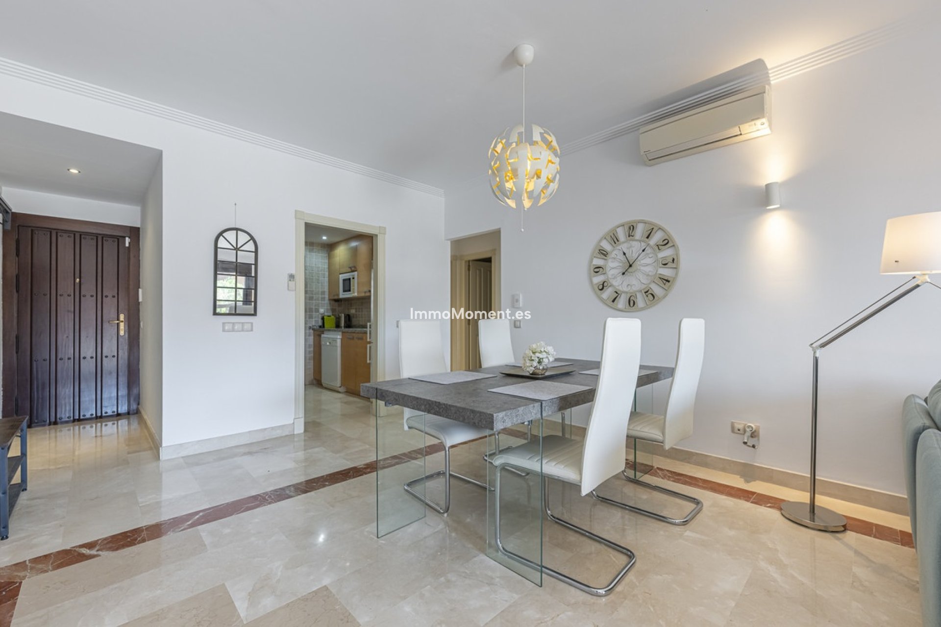 Resale - Apartment - Estepona - Estepona Centro