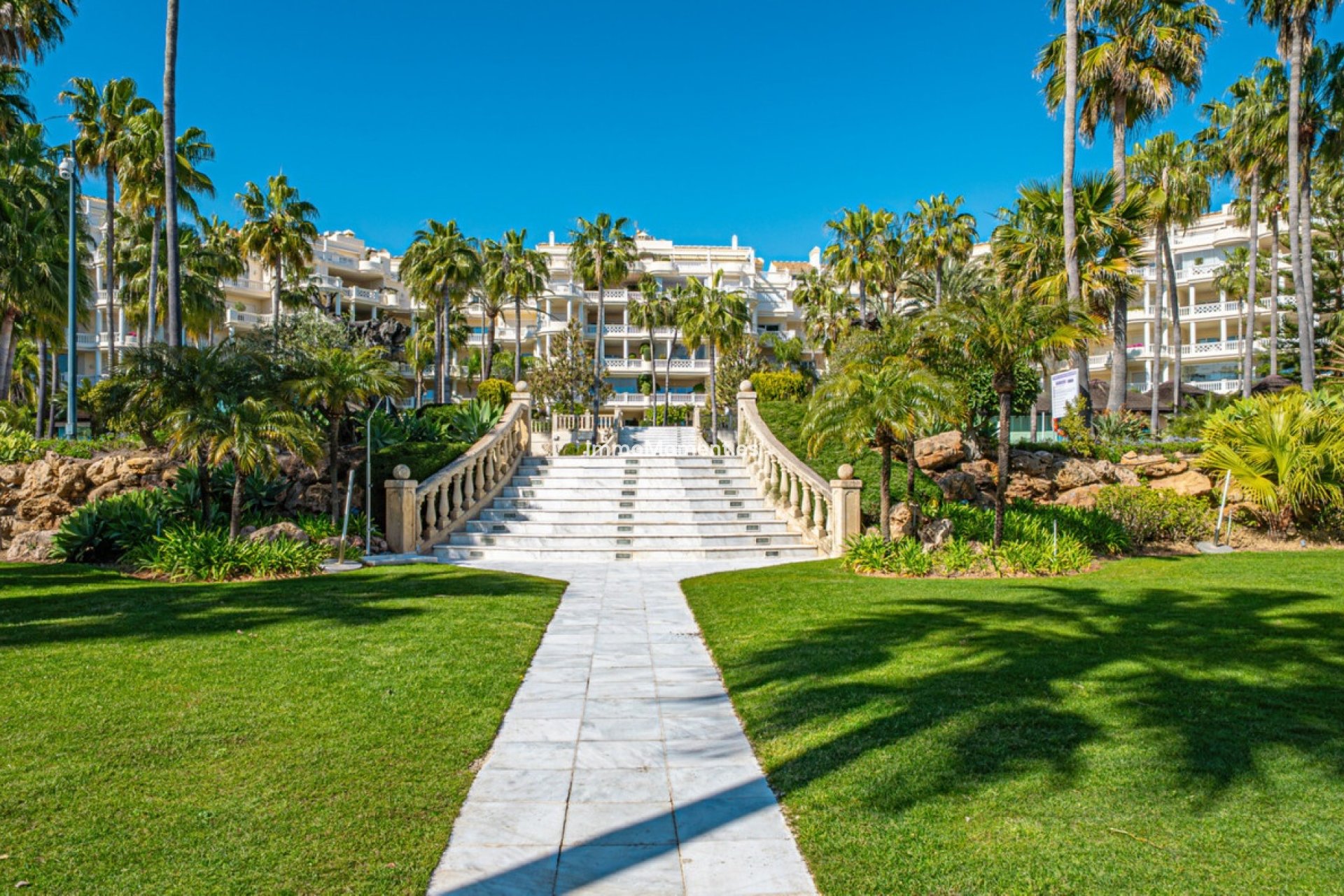 Resale - Apartment - Estepona - Estepona Centro