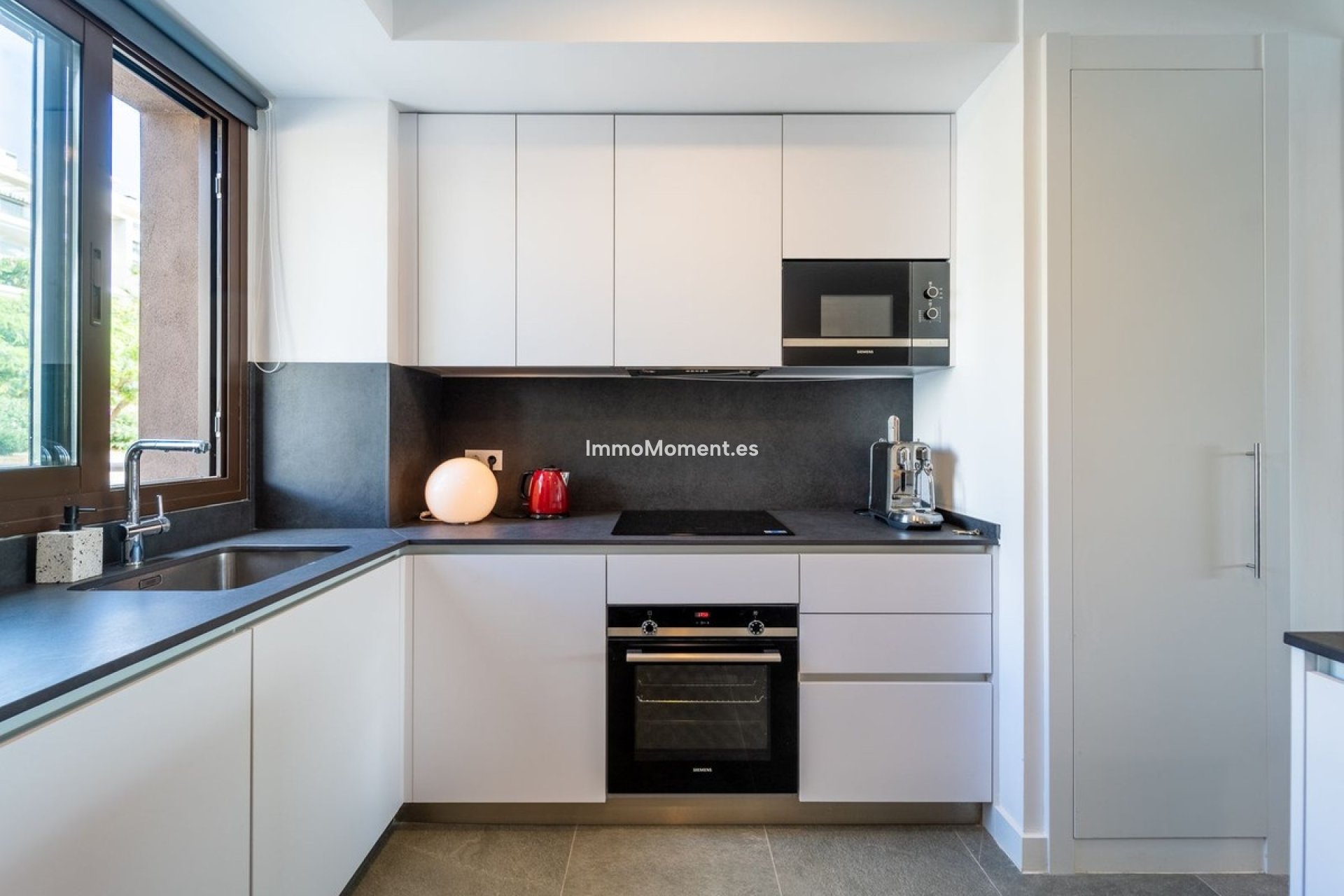 Resale - Apartment - Estepona - Estepona Centro