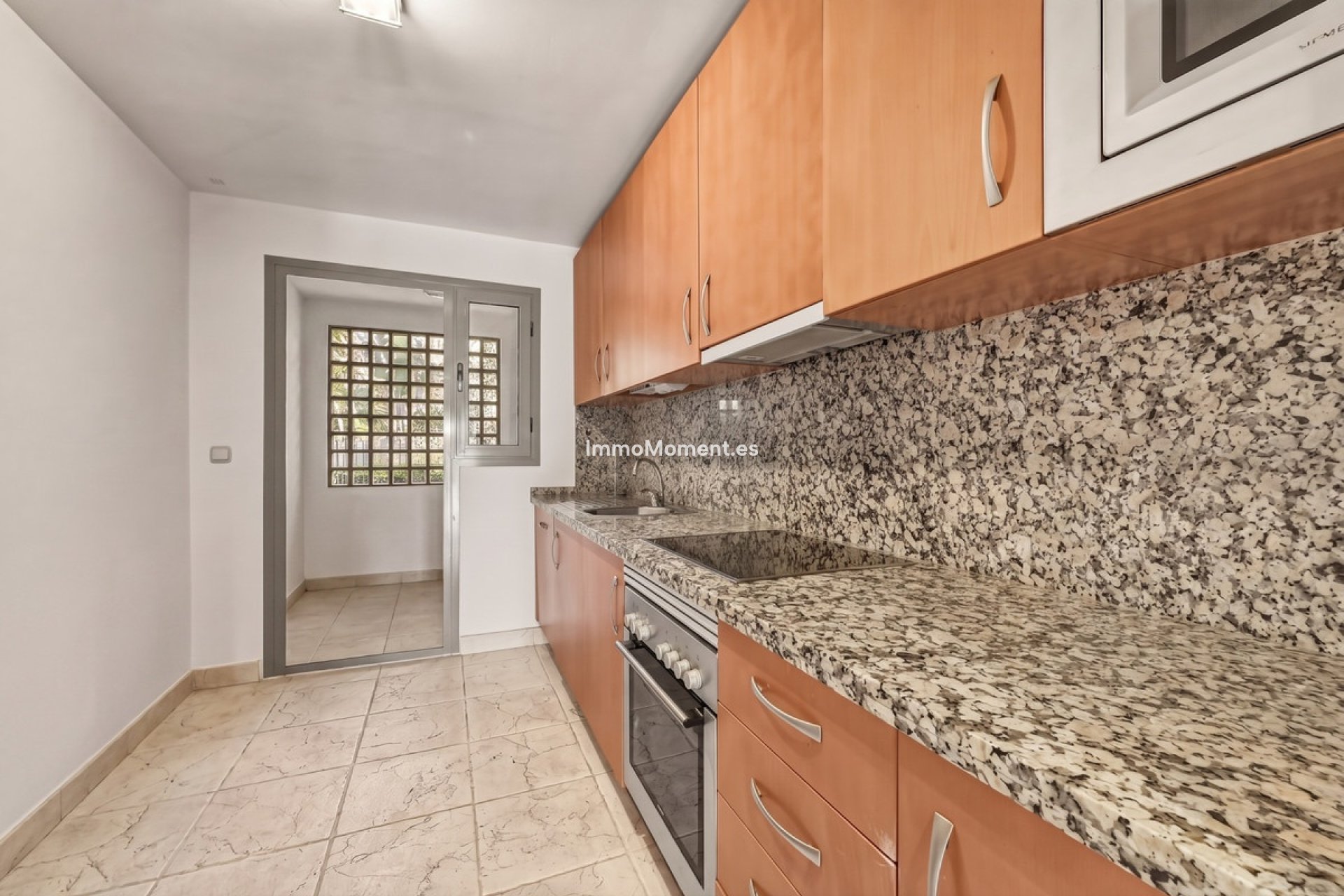 Resale - Apartment - Estepona - Estepona Centro