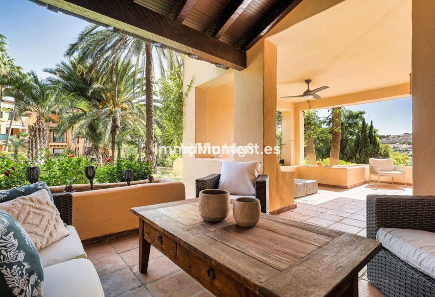 Resale - Apartment - Estepona - Estepona Centro