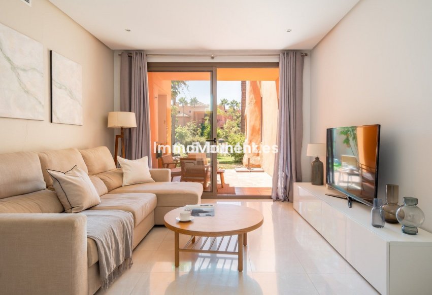 Resale - Apartment - Estepona - Estepona Centro