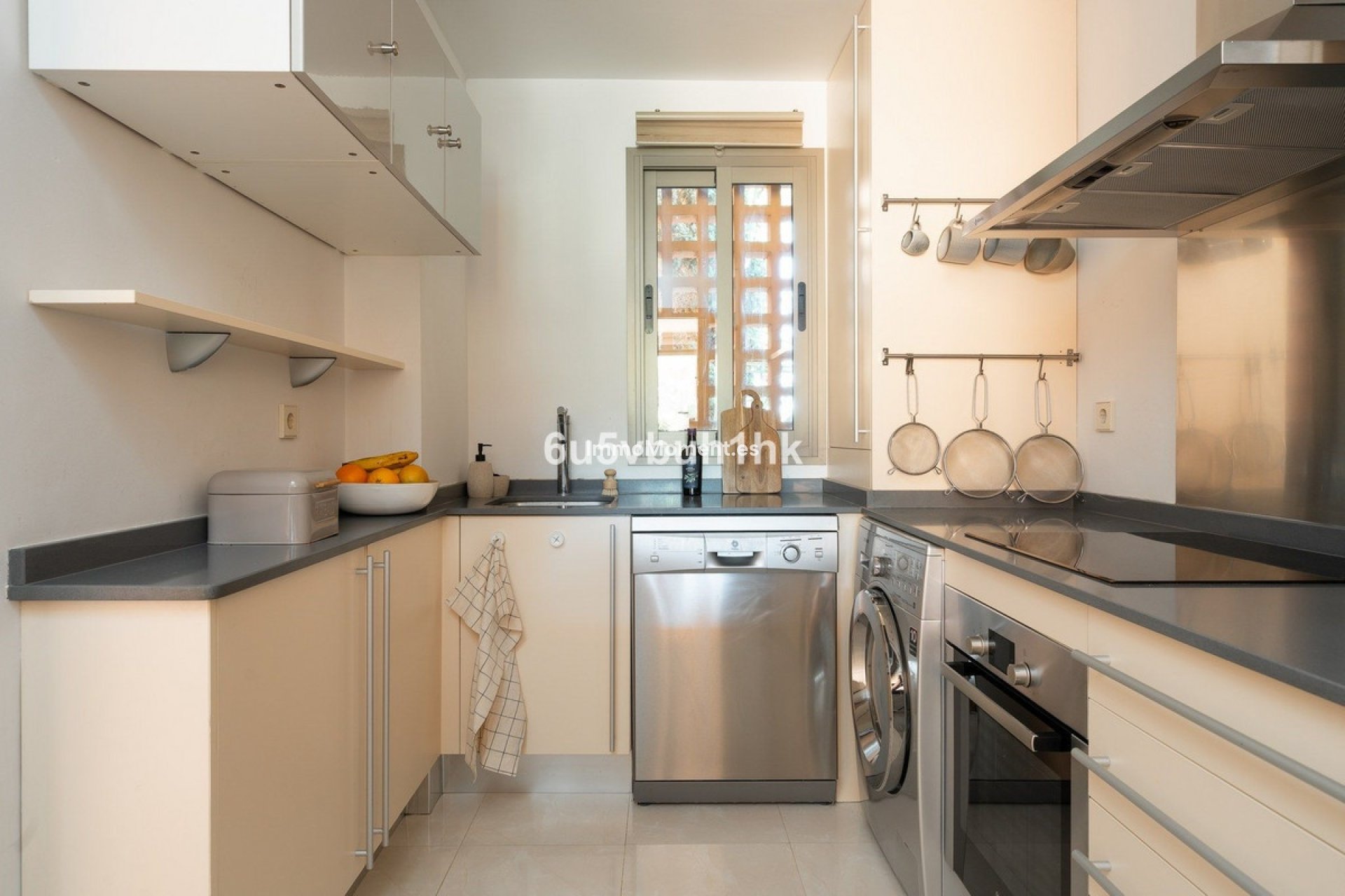 Resale - Apartment - Estepona - Estepona Centro