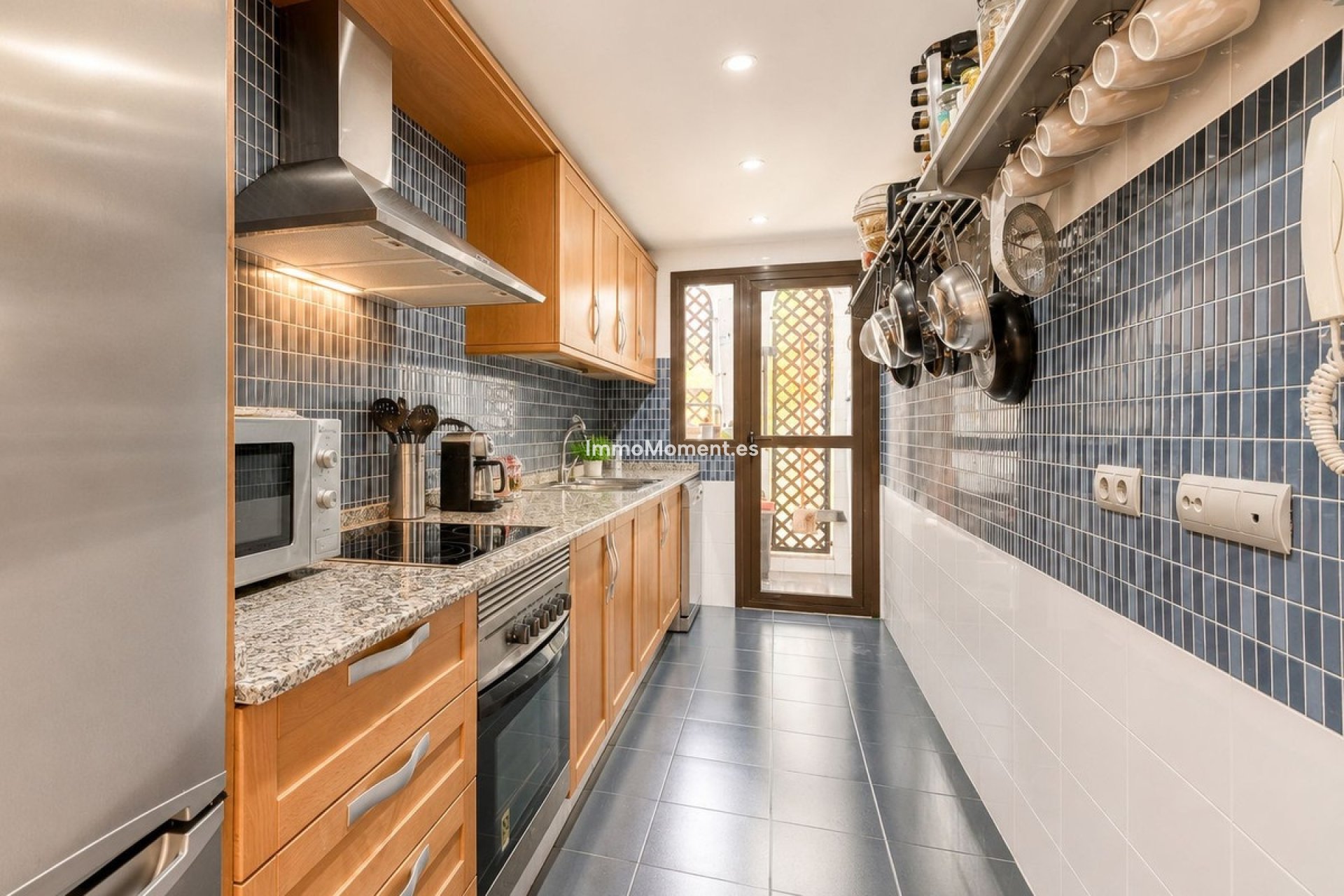 Resale - Apartment - Estepona - Estepona Centro