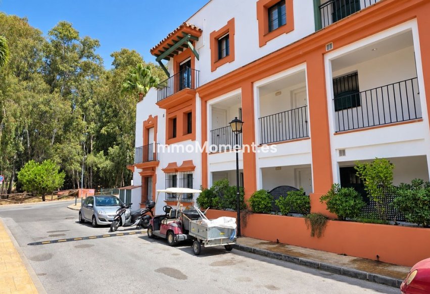 Resale - Apartment - Estepona - Estepona Centro