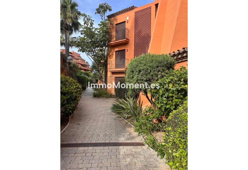 Resale - Apartment - Estepona - Estepona Centro