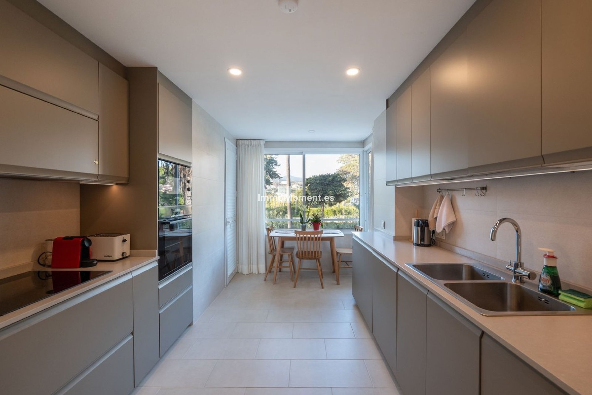 Resale - Apartment - Estepona - Estepona Centro