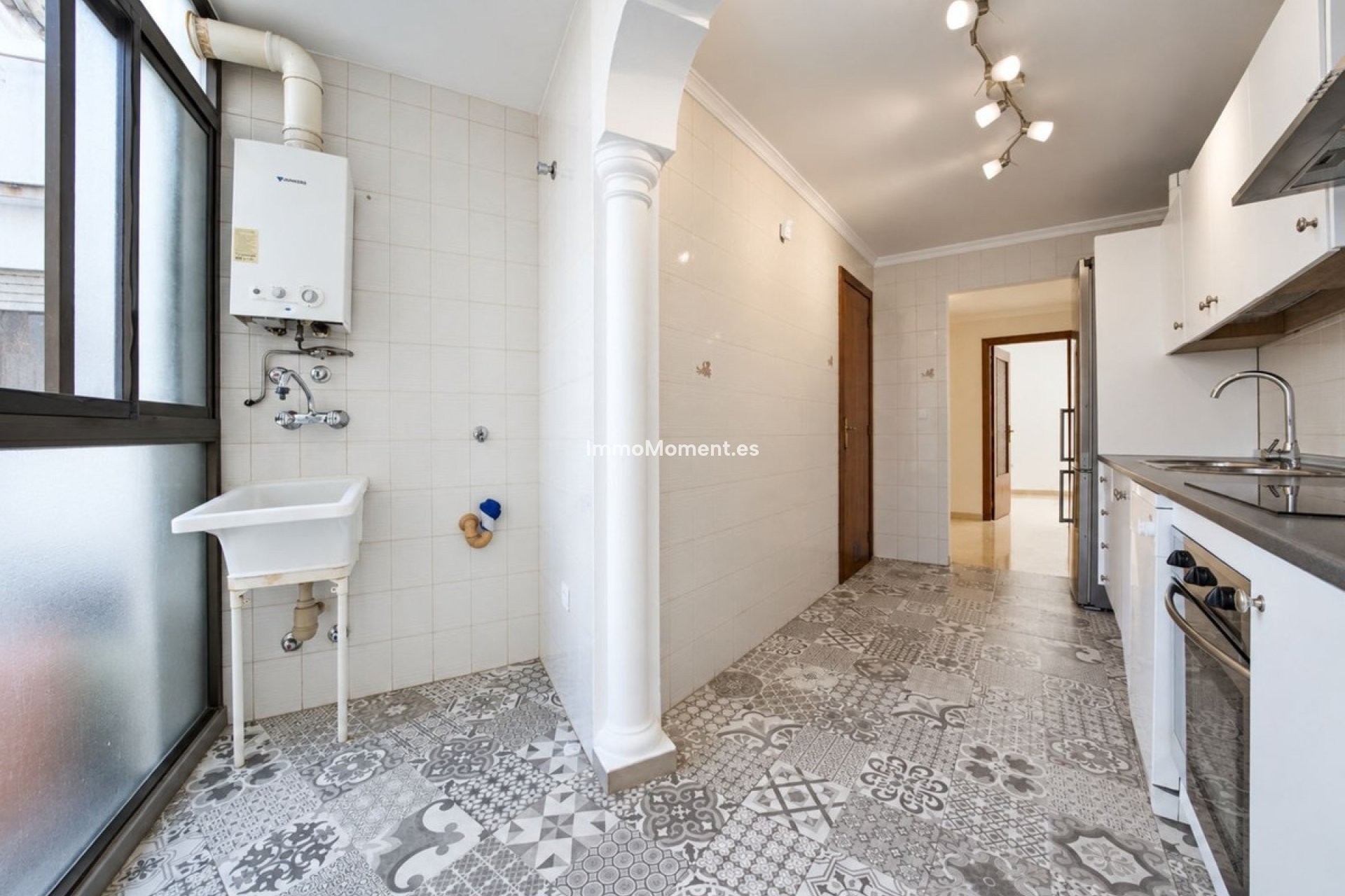 Resale - Apartment - Estepona - Estepona Centro