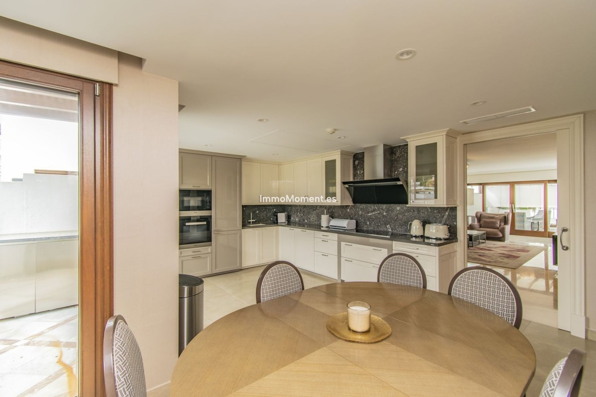 Resale - Apartment - Estepona - Estepona Centro