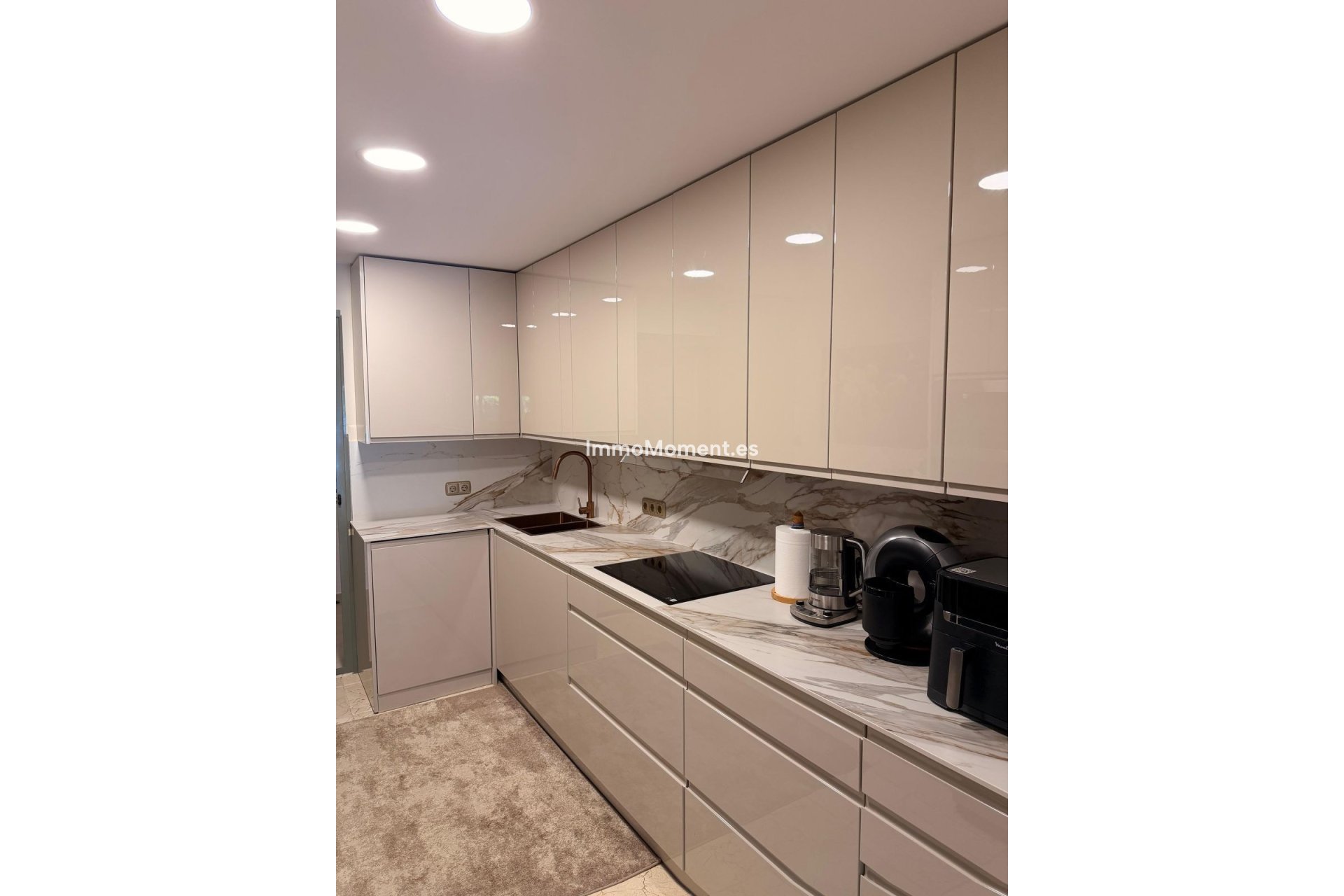 Resale - Apartment - Estepona - Estepona Centro