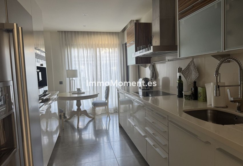 Resale - Apartment - Estepona - Estepona Centro