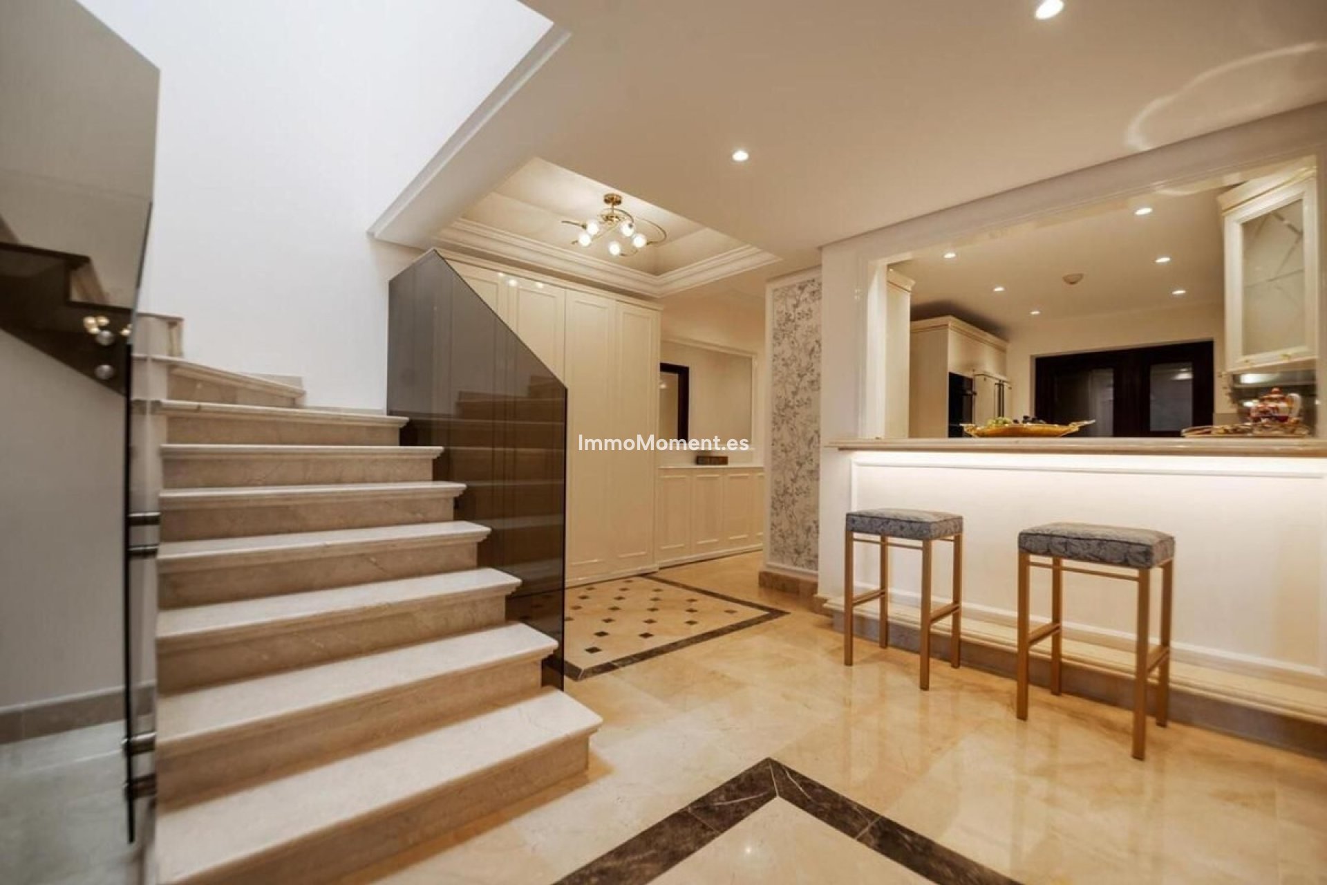 Resale - Apartment - Estepona - Estepona Centro