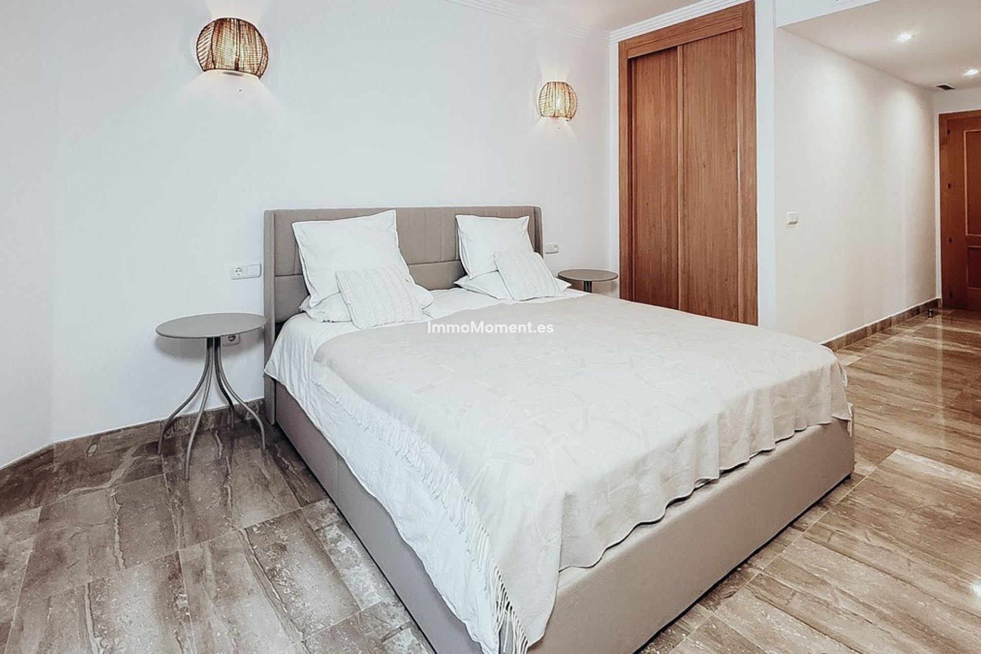 Resale - Apartment - Estepona - Estepona Centro