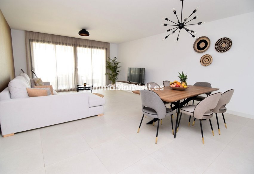 Resale - Apartment - Estepona - Estepona Centro