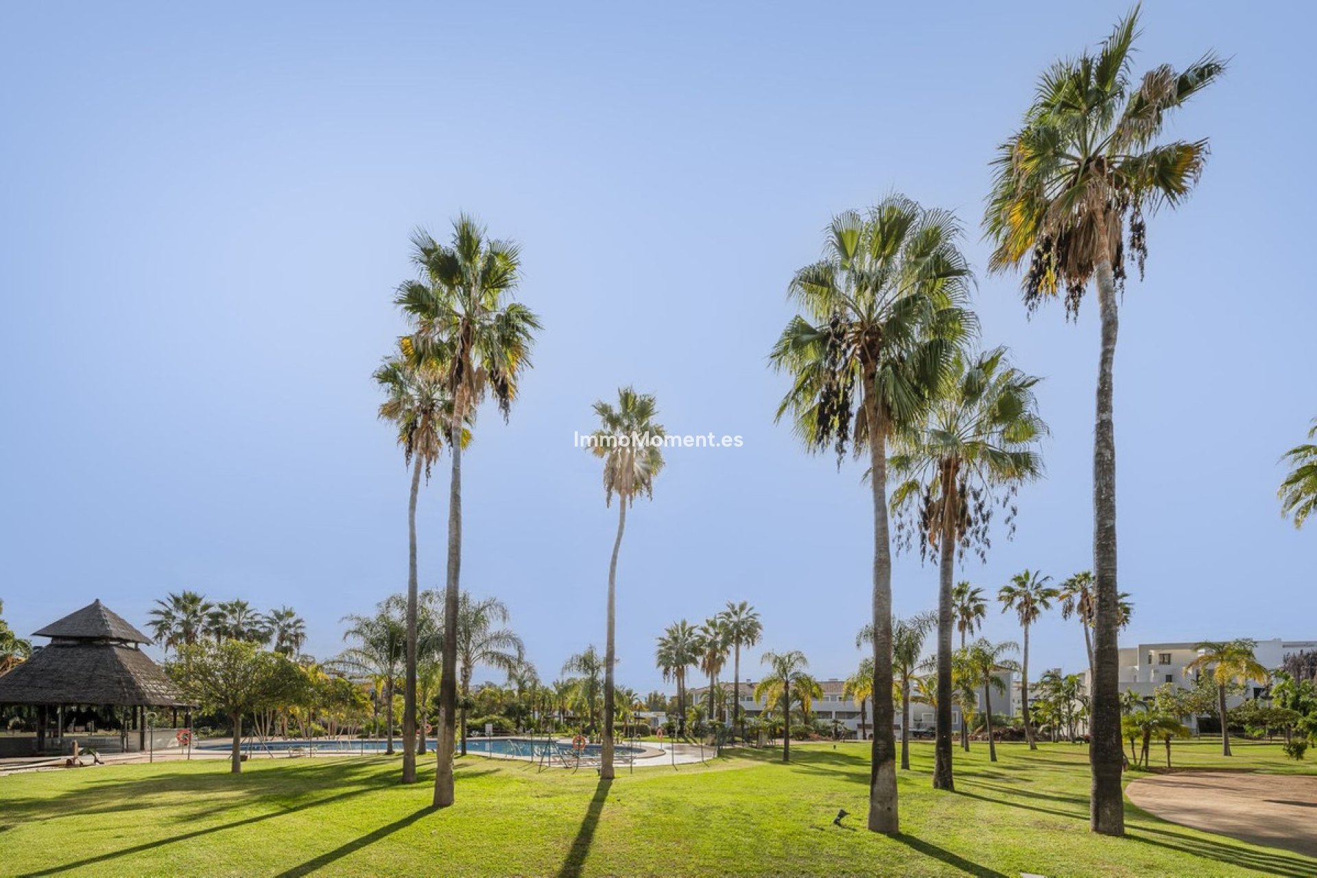 Resale - Apartment - Estepona - Estepona Centro