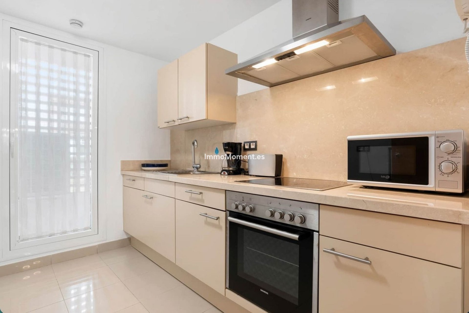 Resale - Apartment - Estepona - Estepona Centro