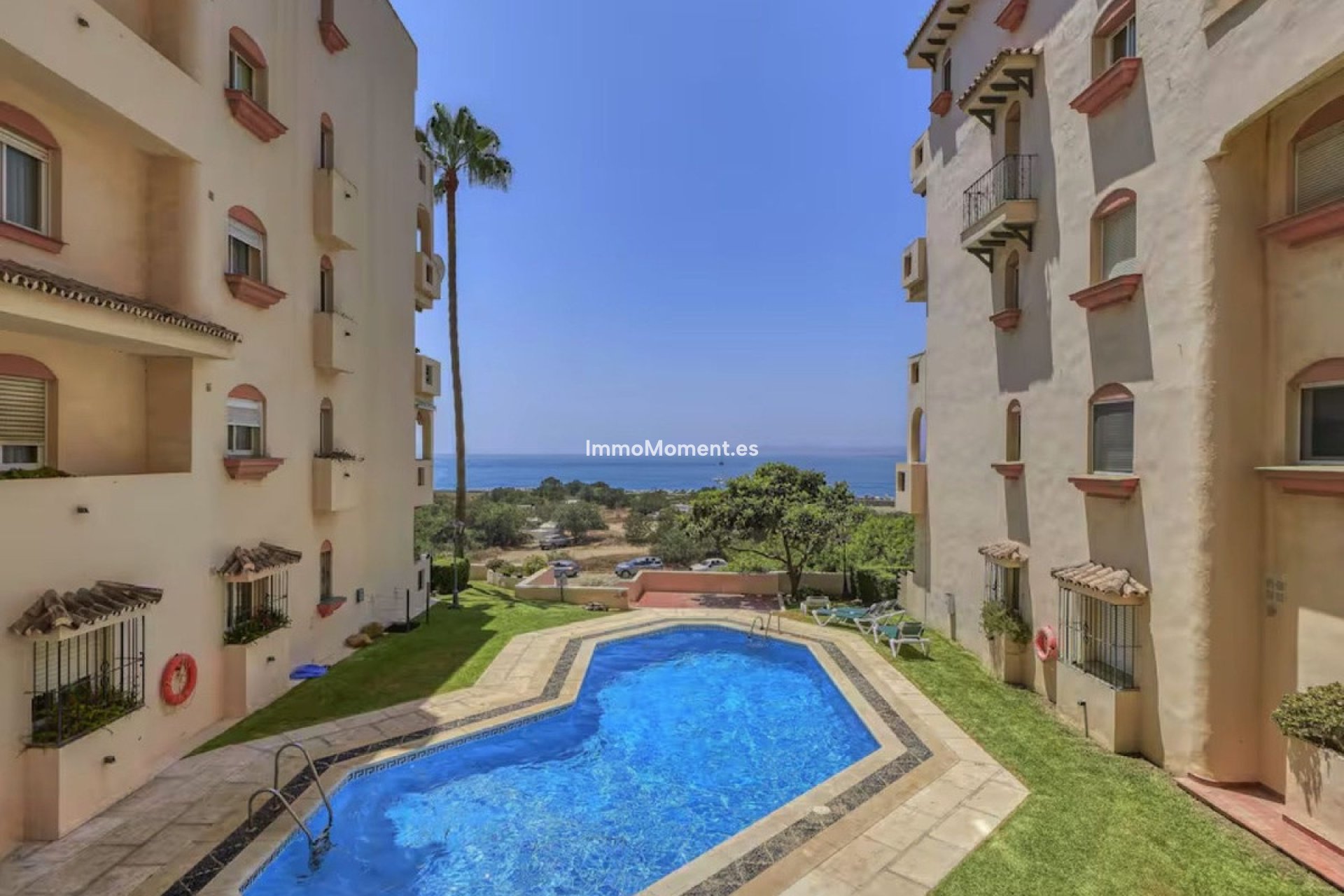 Resale - Apartment - Estepona - Estepona Centro