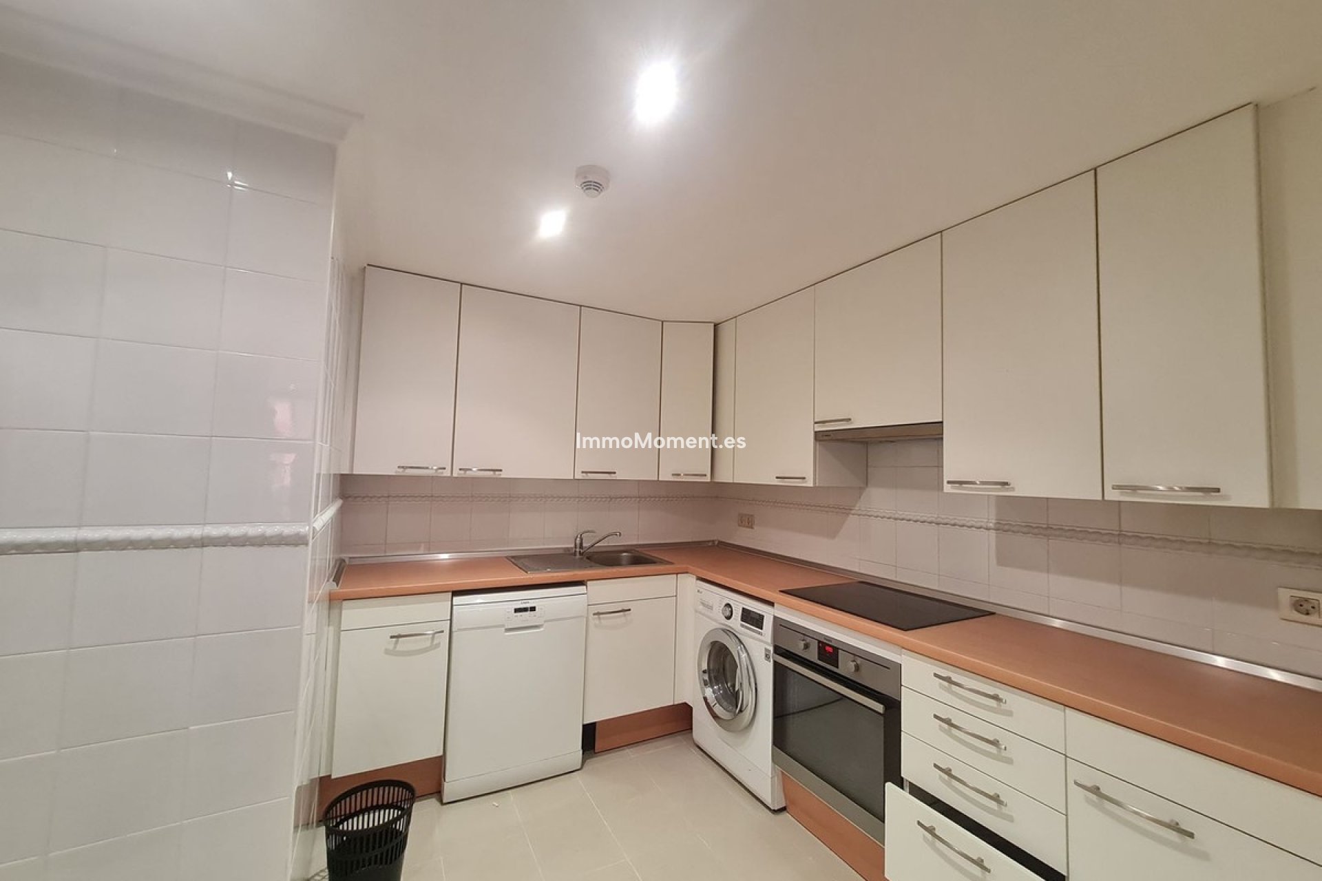 Resale - Apartment - Estepona - Estepona Centro