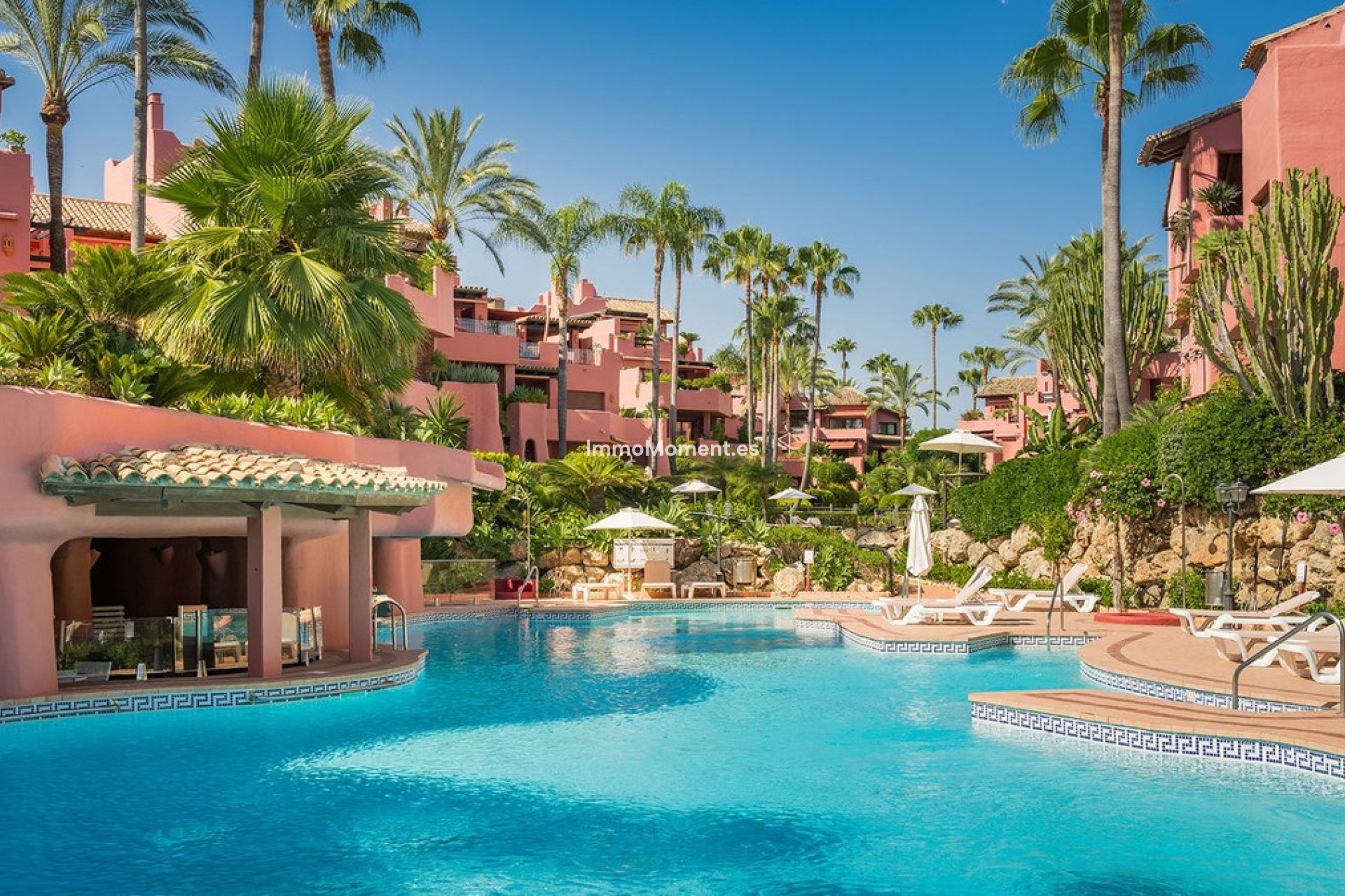 Resale - Apartment - Estepona - Estepona Centro