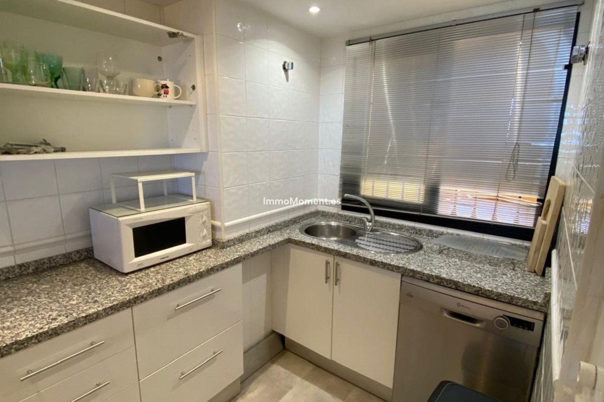 Resale - Apartment - Estepona - Estepona Centro