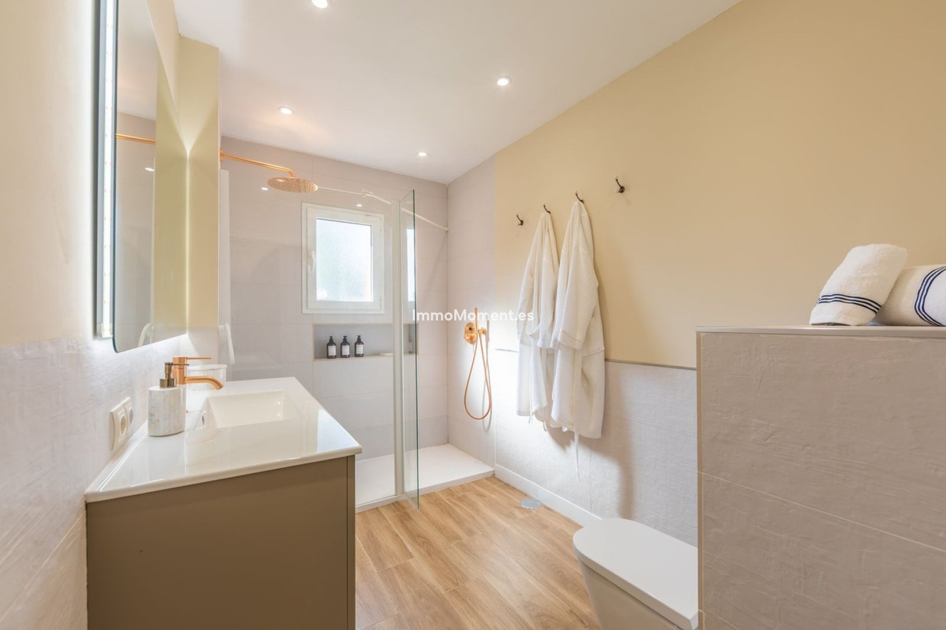 Resale - Apartment - Estepona - Estepona Centro