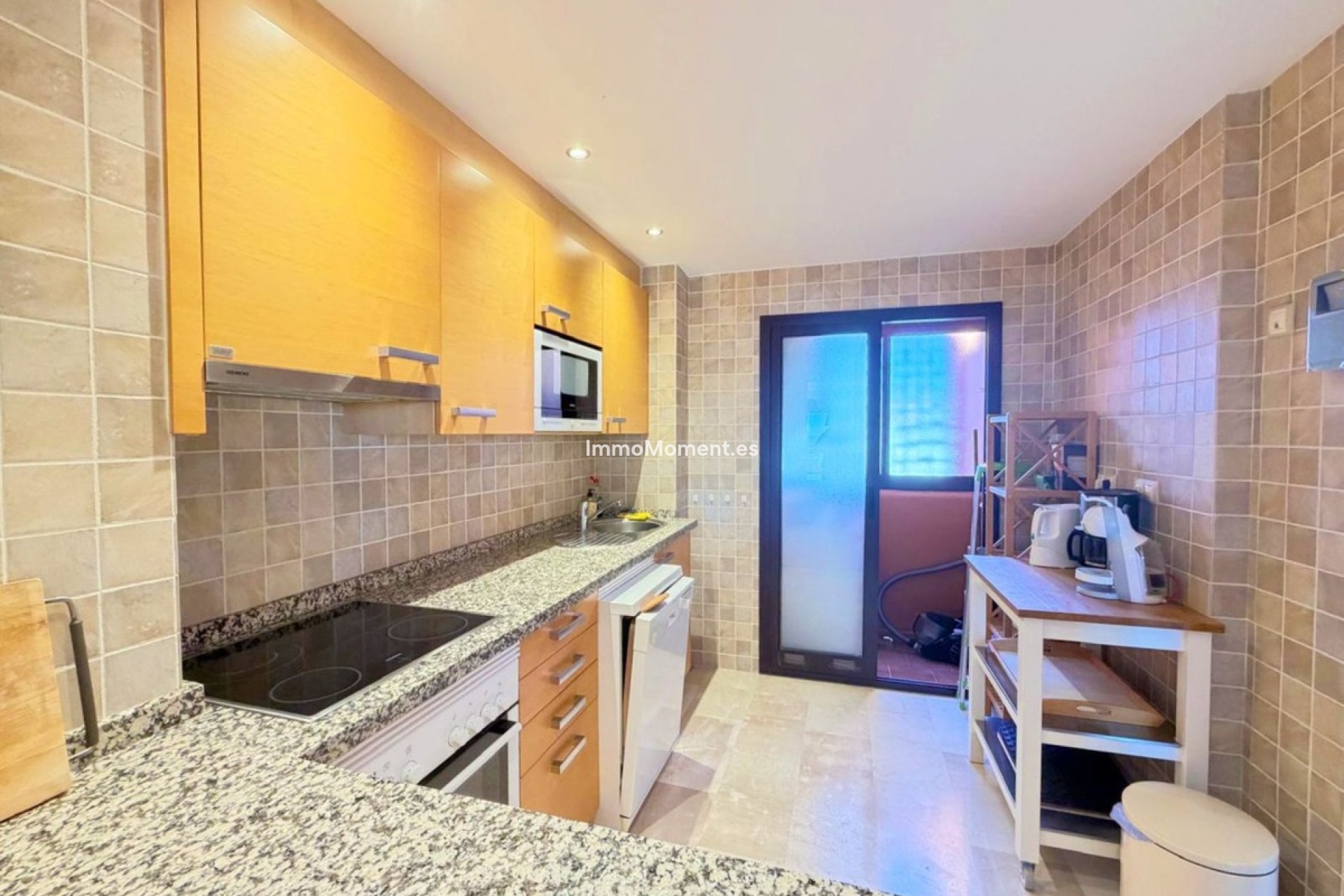Resale - Apartment - Estepona - Estepona Centro