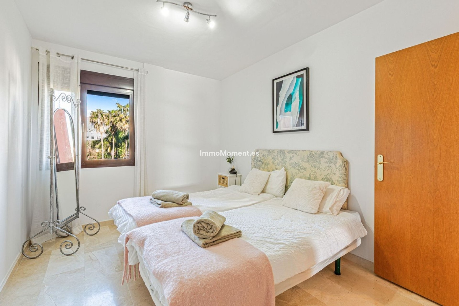 Resale - Apartment - Estepona - Estepona Centro