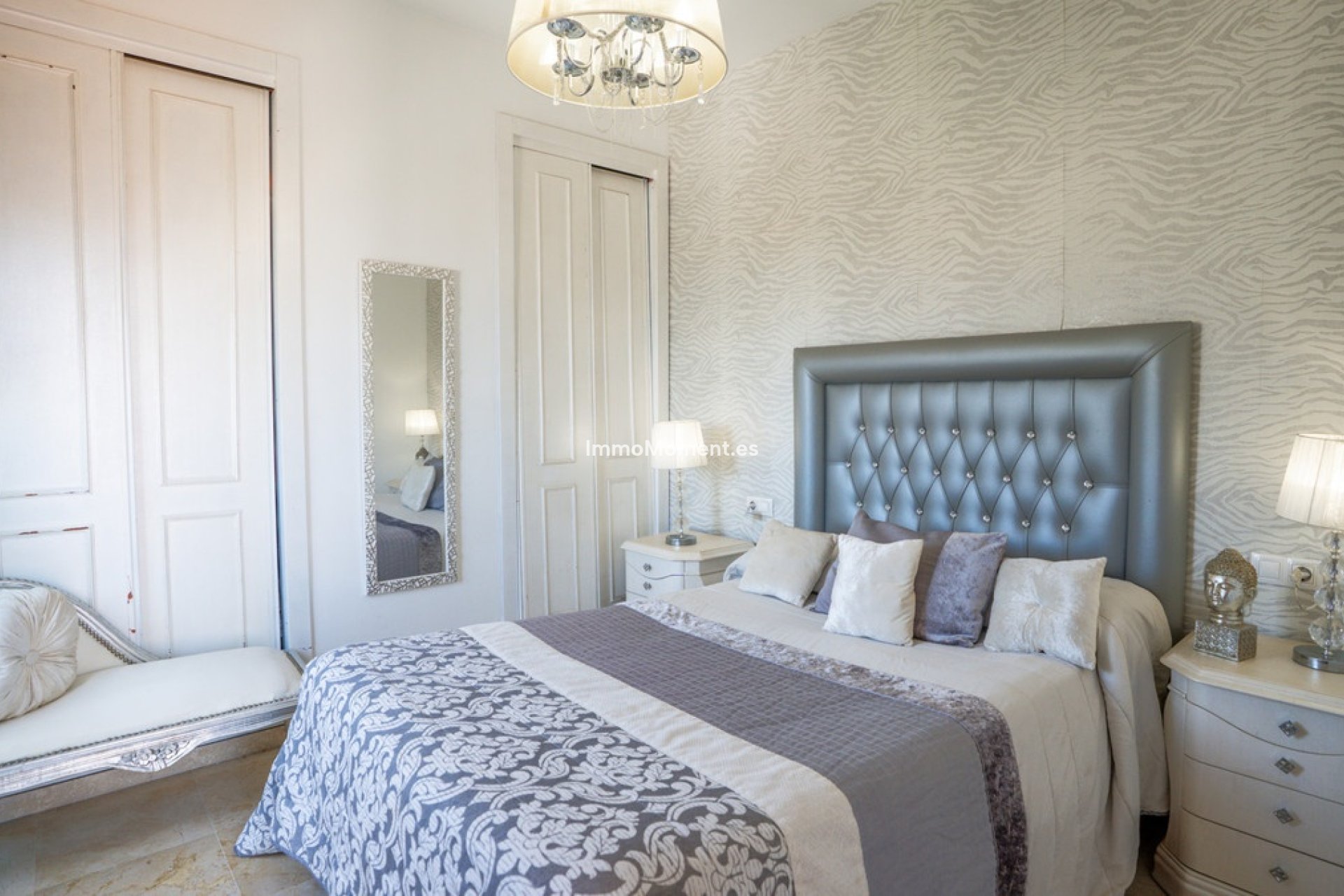 Resale - Apartment - Estepona - Estepona Centro