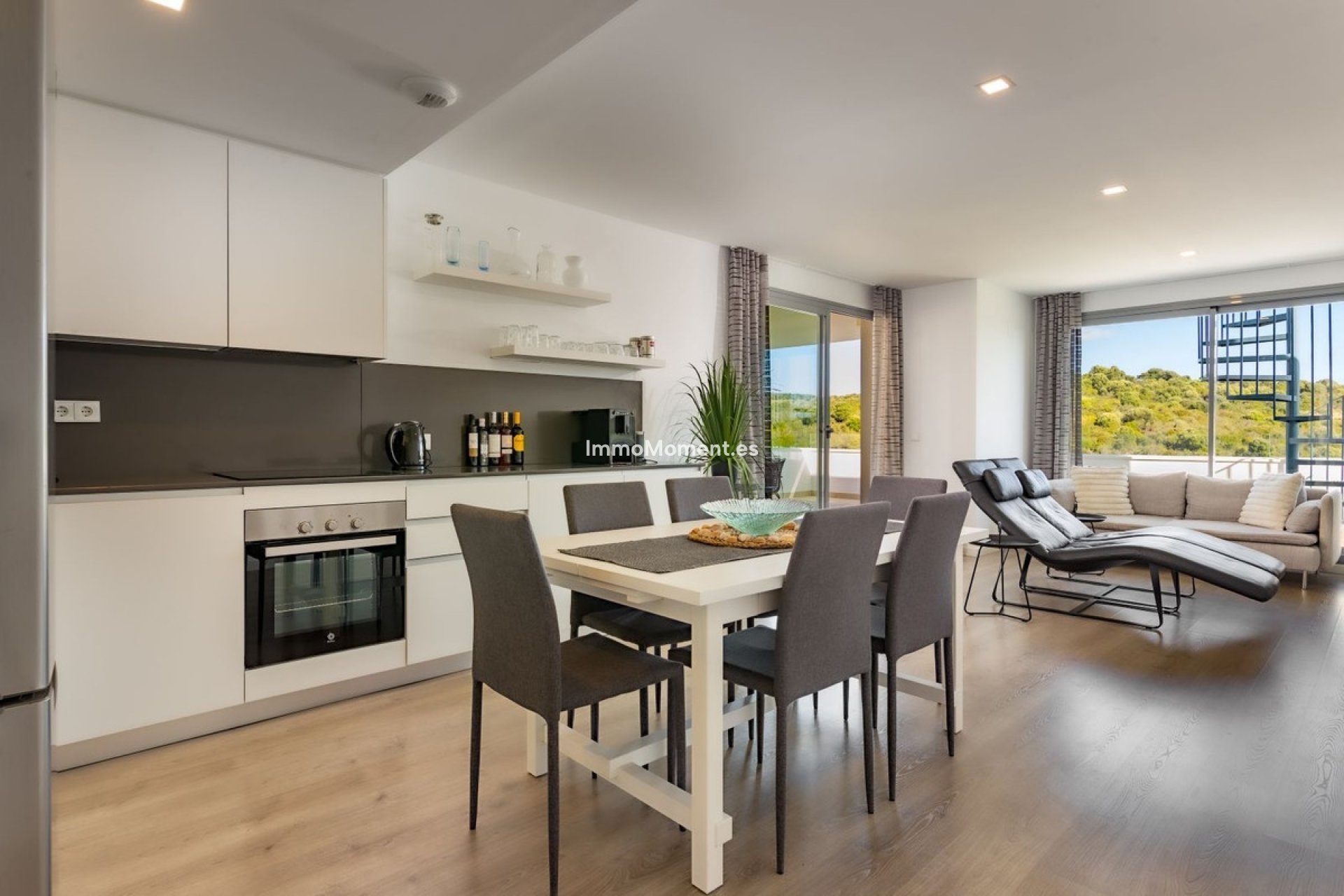 Resale - Apartment - Estepona - Estepona Centro