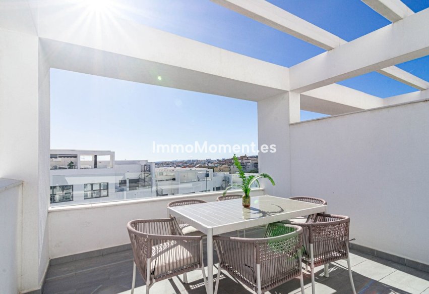 Resale - Apartment - Estepona - Estepona Centro