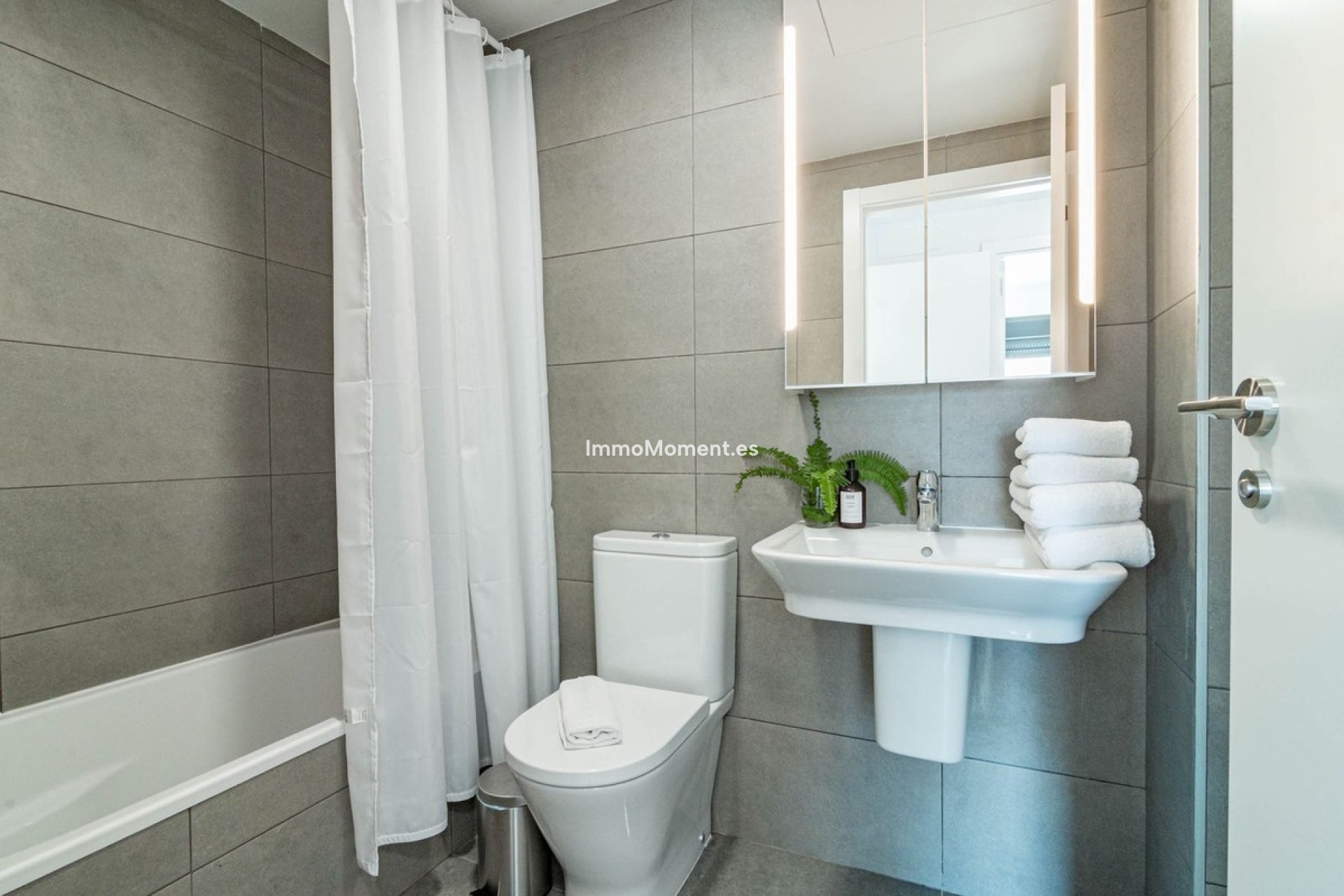 Resale - Apartment - Estepona - Estepona Centro