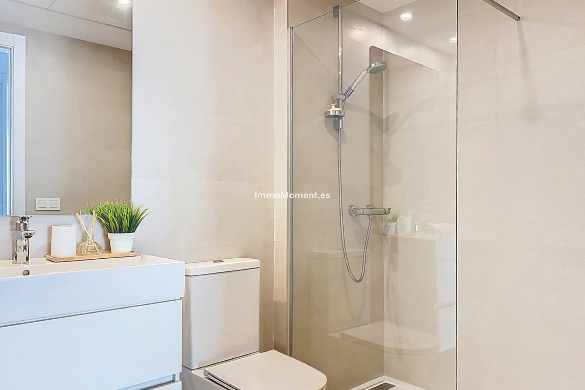 Resale - Apartment - Estepona - Estepona Centro