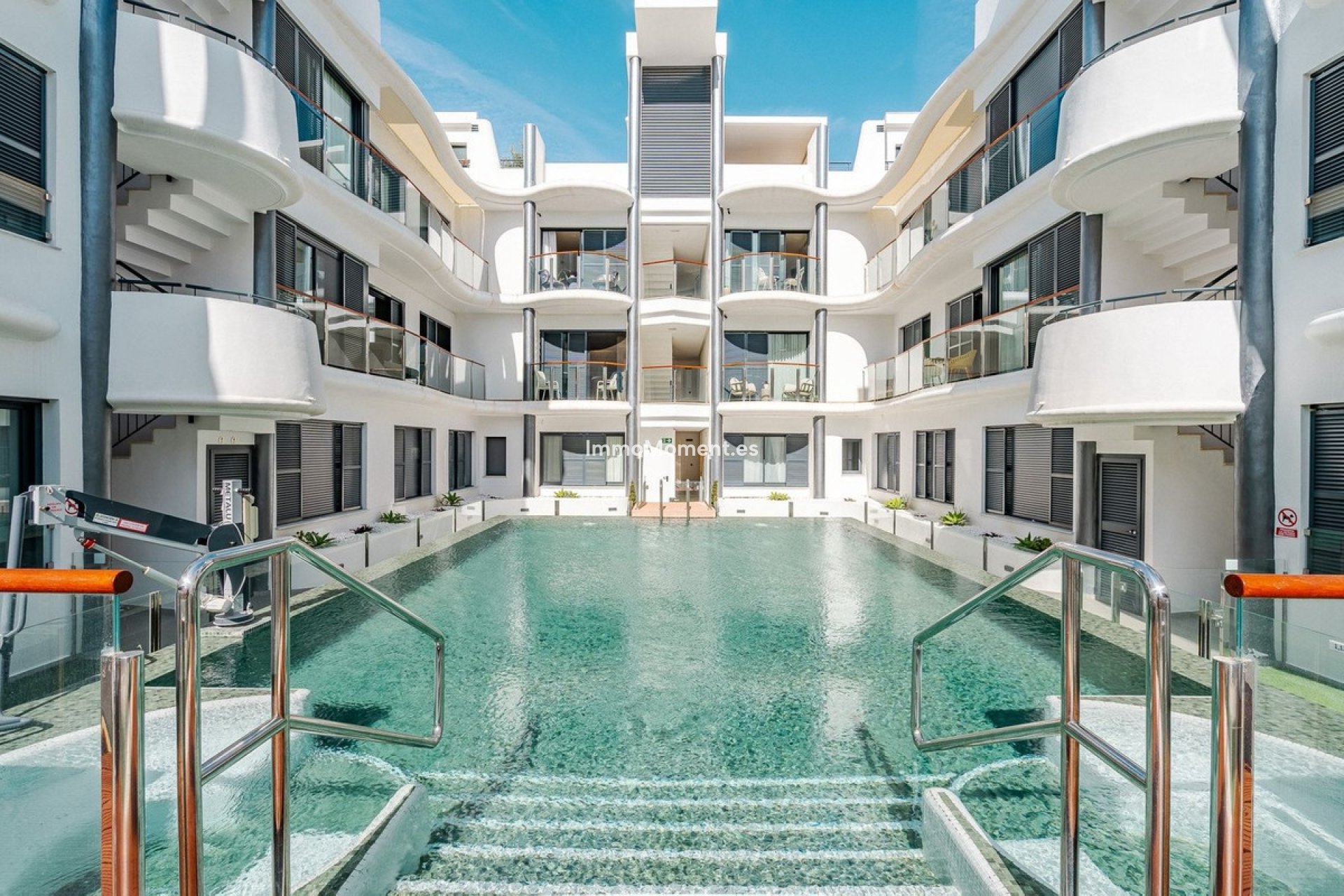 Resale - Apartment - Estepona - Estepona Centro