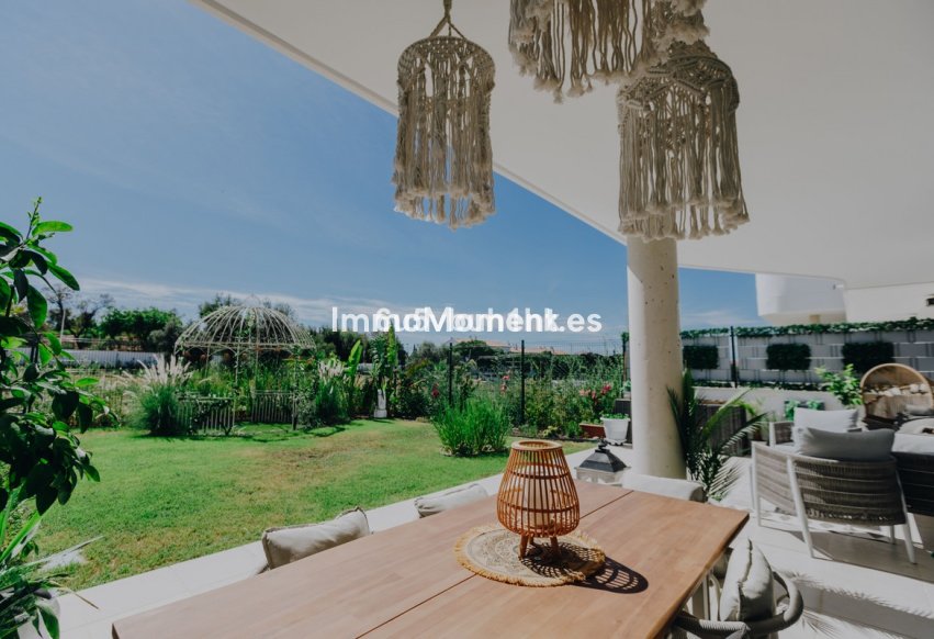 Resale - Apartment - Estepona - Estepona Centro