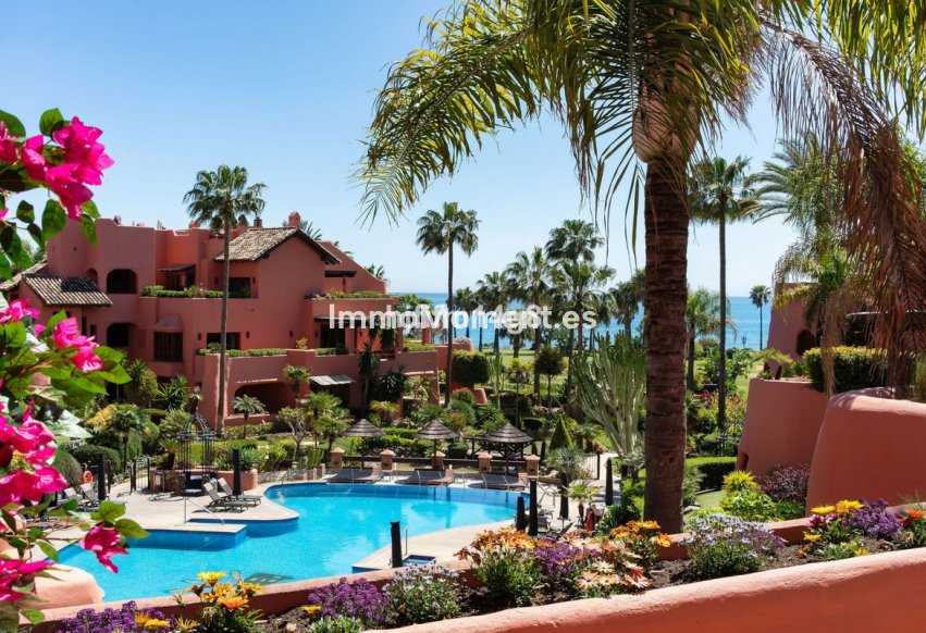 Resale - Apartment - Estepona - Estepona Centro