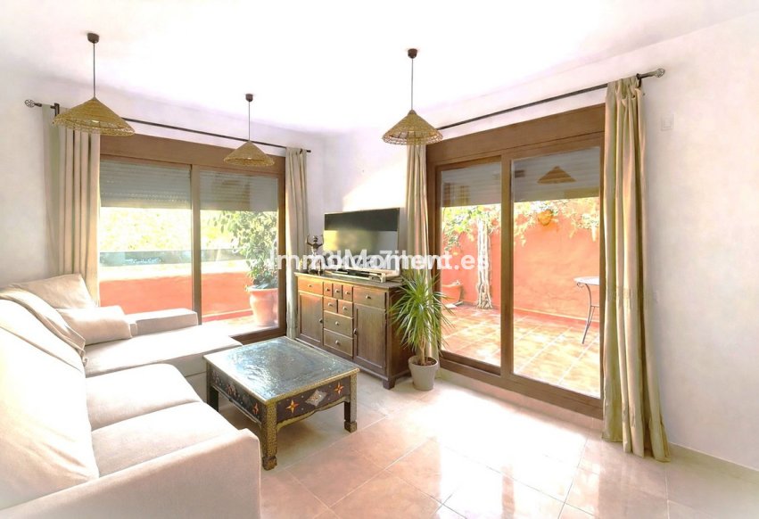 Resale - Apartment - Estepona - Estepona Centro