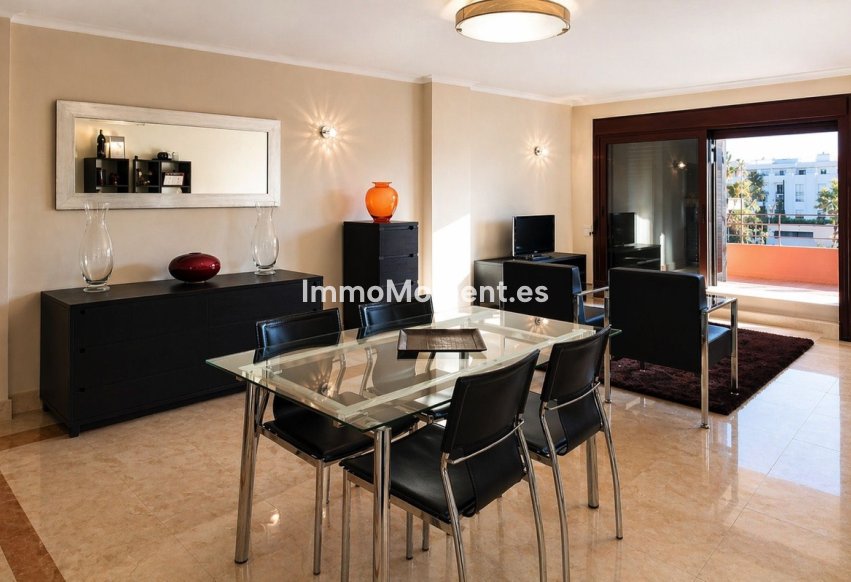 Resale - Apartment - Estepona - Estepona Centro