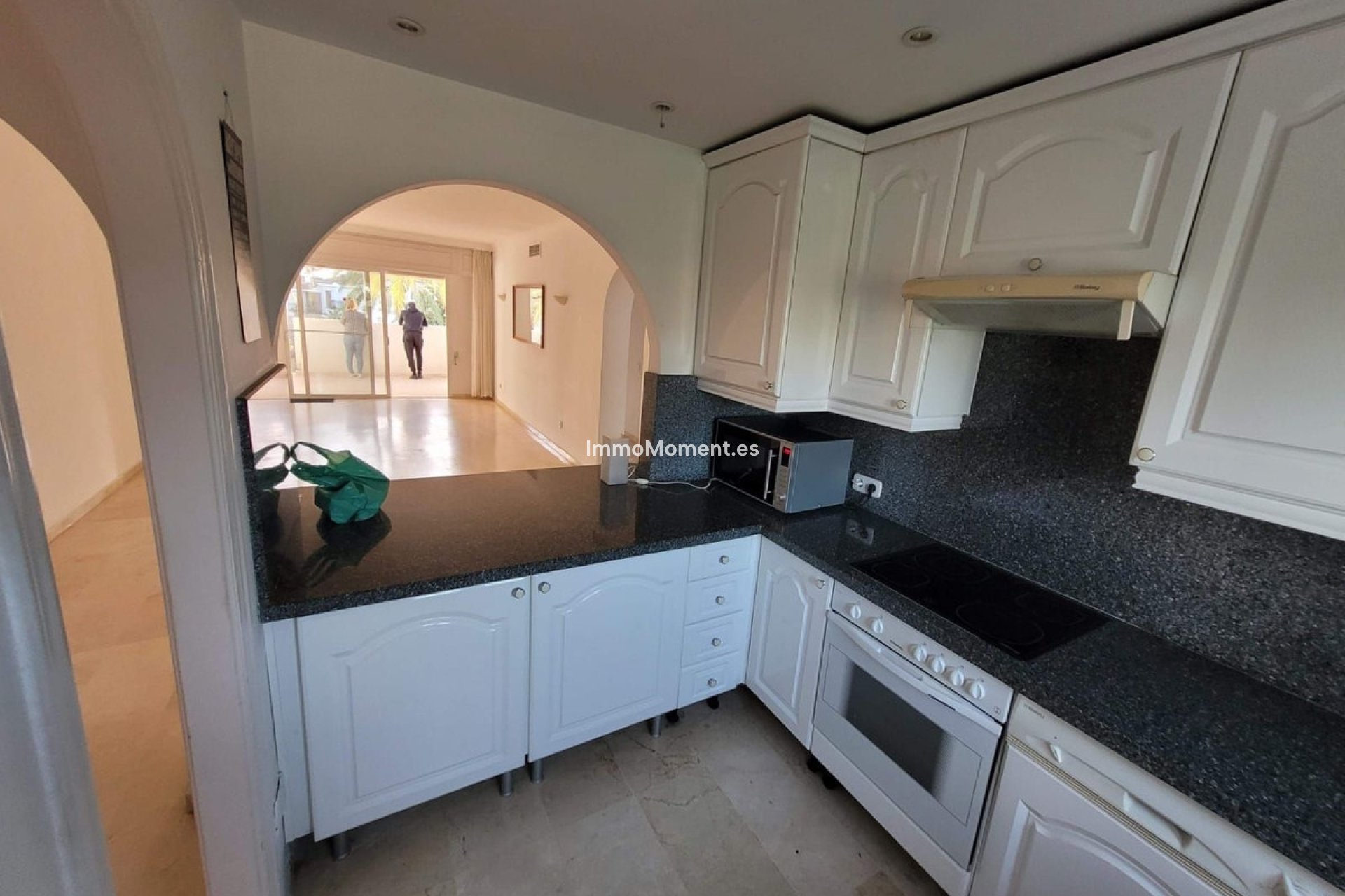 Resale - Apartment - Estepona - Estepona Centro