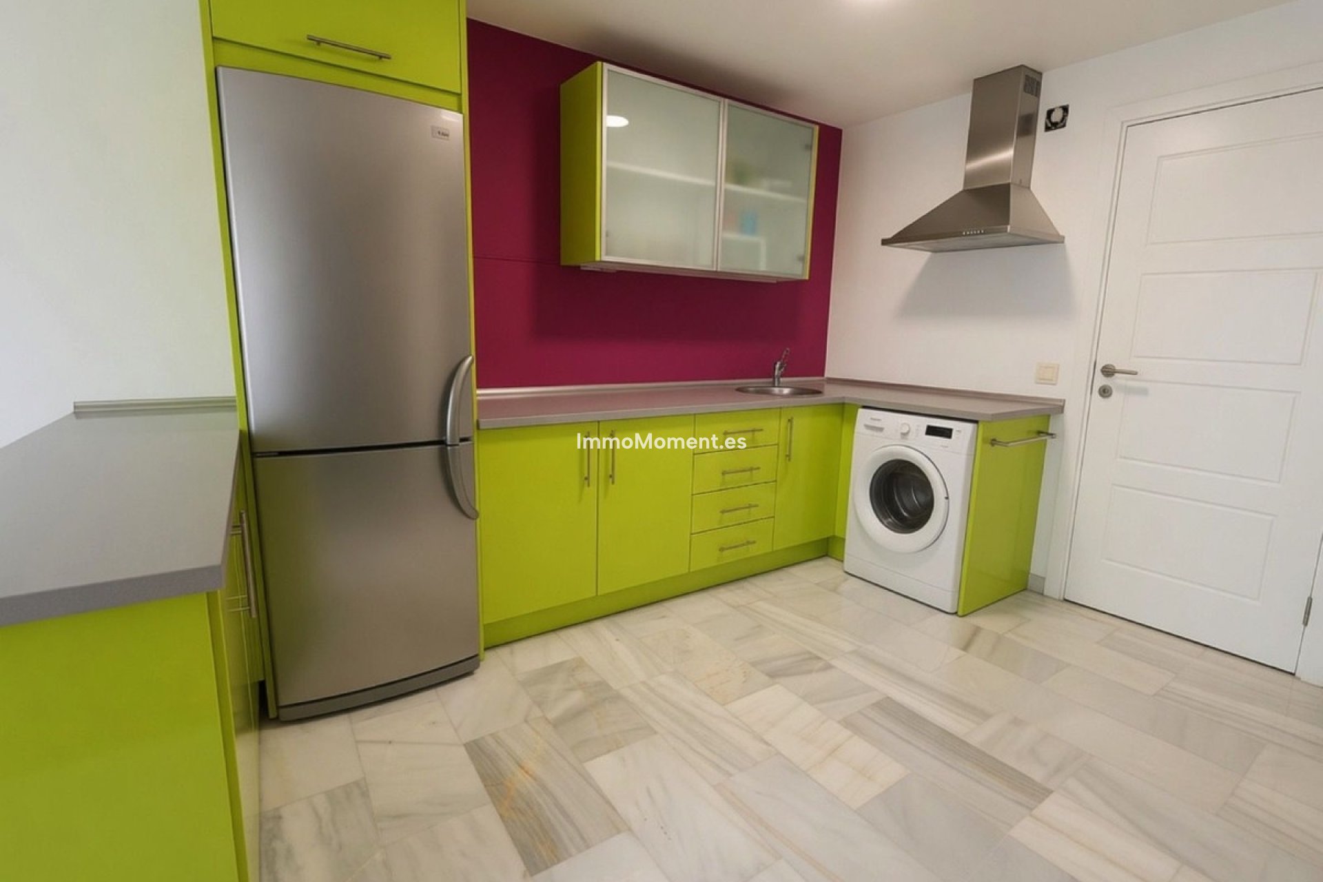 Resale - Apartment - Estepona - Estepona Centro