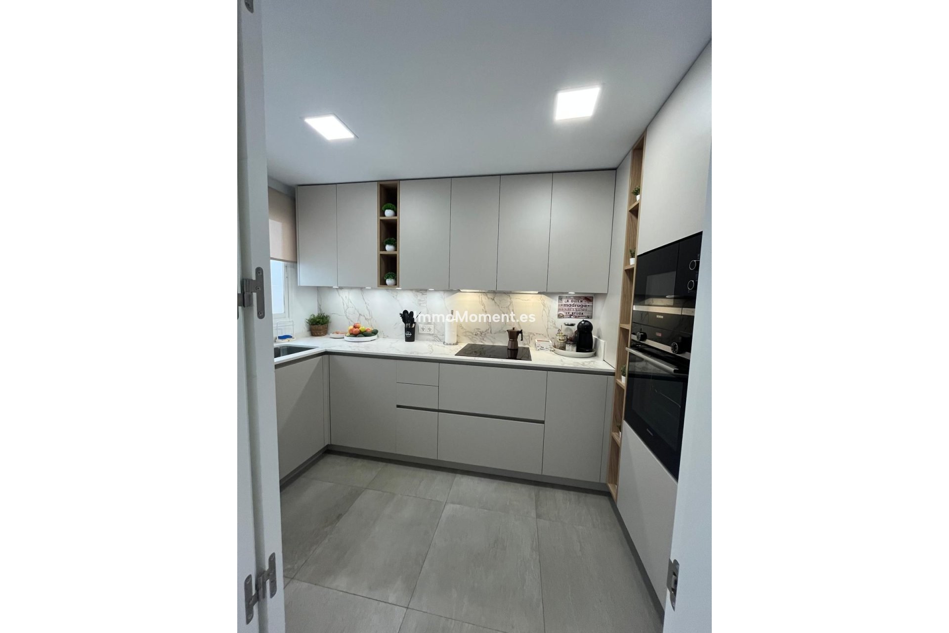 Resale - Apartment - Estepona - Estepona Centro