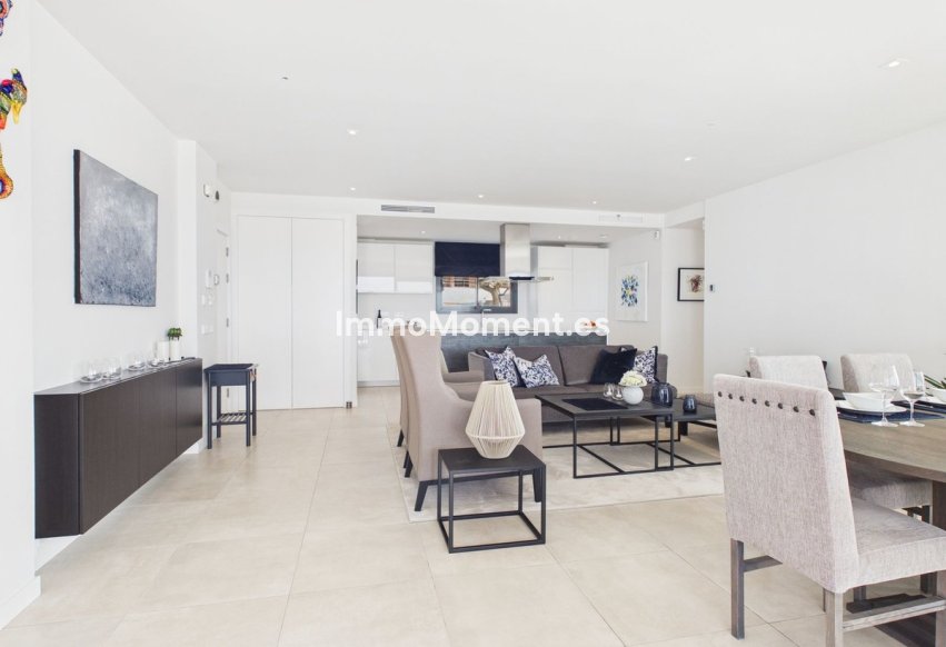 Resale - Apartment - Estepona - Estepona Centro