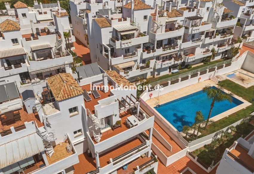 Resale - Apartment - Estepona - Estepona Centro