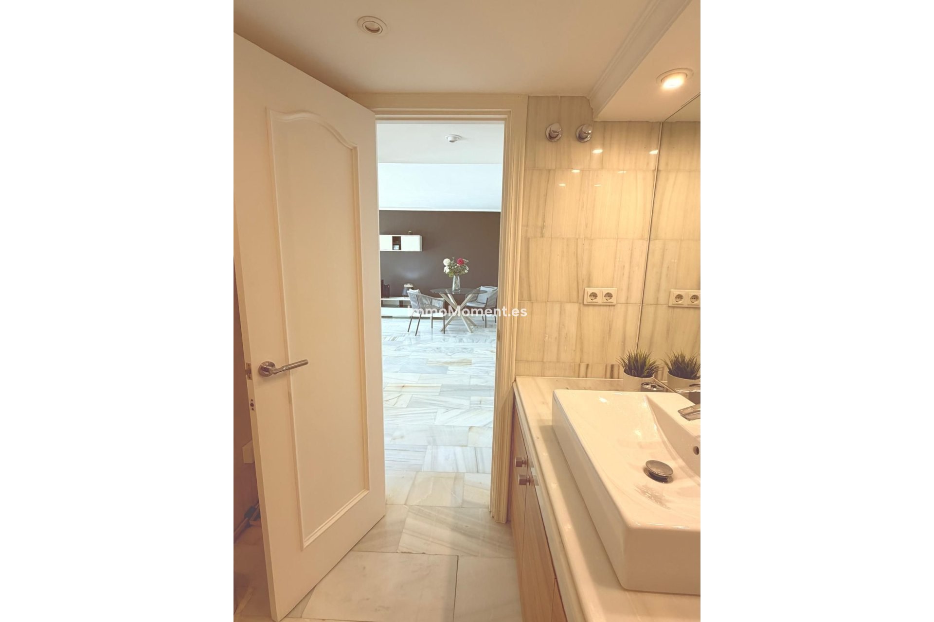 Resale - Apartment - Estepona - Estepona Centro